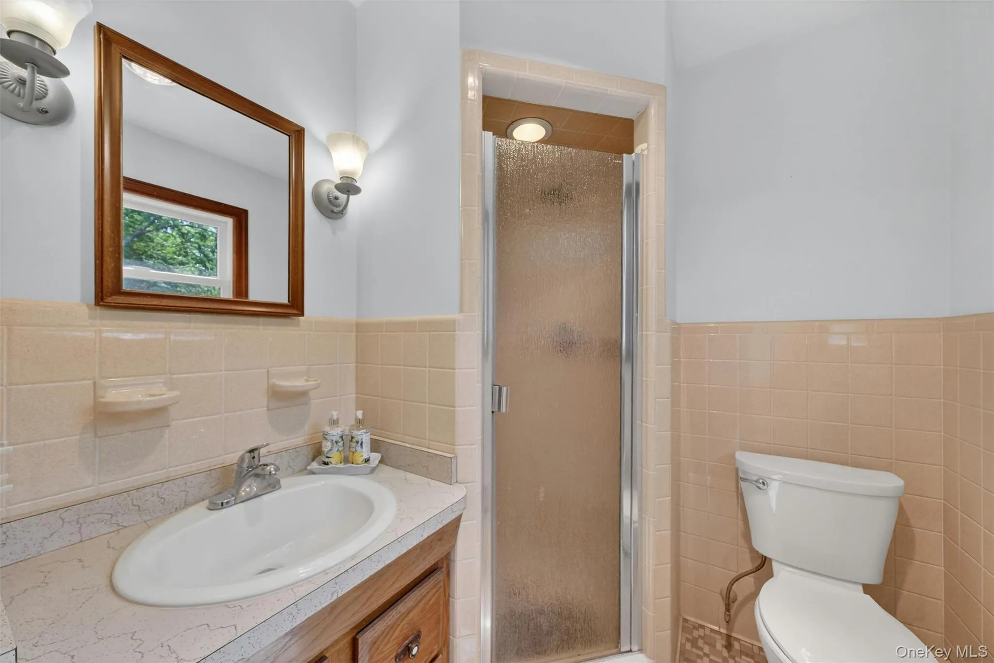 Bath Off of Primary Bedroom Bath Off of Primary Bedroom