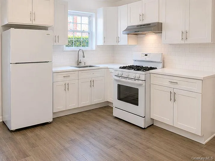 101-27 95th Street, New York, NY, 1 Bedroom Bedrooms, 3 Rooms Rooms,1 BathroomBathrooms,Residential Lease,For Rent,95th,0,1004614 101-27 95th Street, New York, NY, 1 Bedroom Bedrooms, 3 Rooms Rooms,1 BathroomBathrooms,Residential Lease,For Rent,95th,0,1004614
