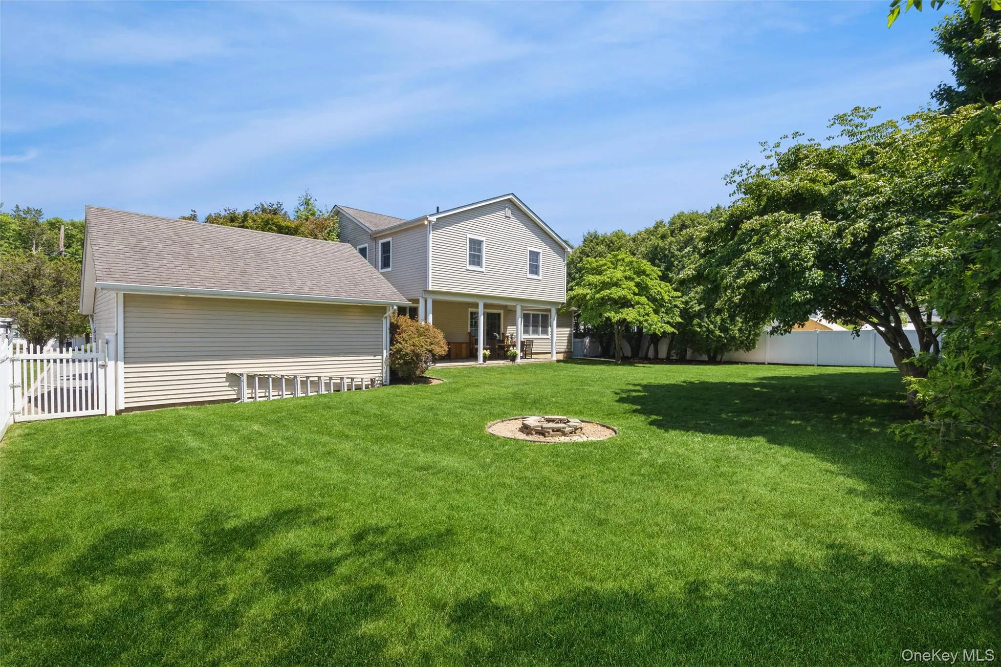 407 3rd Street, Huntington, NY, 4 Bedrooms Bedrooms, 7 Rooms Rooms,2 BathroomsBathrooms,Residential,For Rent,3rd,0,1004615 407 3rd Street, Huntington, NY, 4 Bedrooms Bedrooms, 7 Rooms Rooms,2 BathroomsBathrooms,Residential,For Rent,3rd,0,1004615
