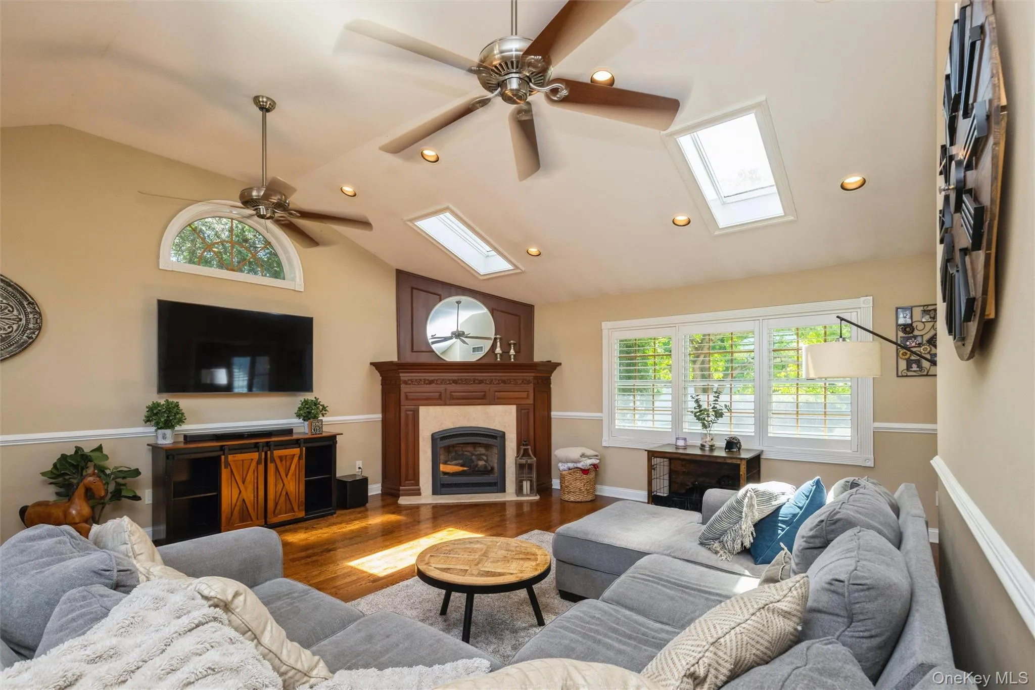 407 3rd Street, Huntington, NY, 4 Bedrooms Bedrooms, 7 Rooms Rooms,2 BathroomsBathrooms,Residential,For Rent,3rd,0,1004615 407 3rd Street, Huntington, NY, 4 Bedrooms Bedrooms, 7 Rooms Rooms,2 BathroomsBathrooms,Residential,For Rent,3rd,0,1004615