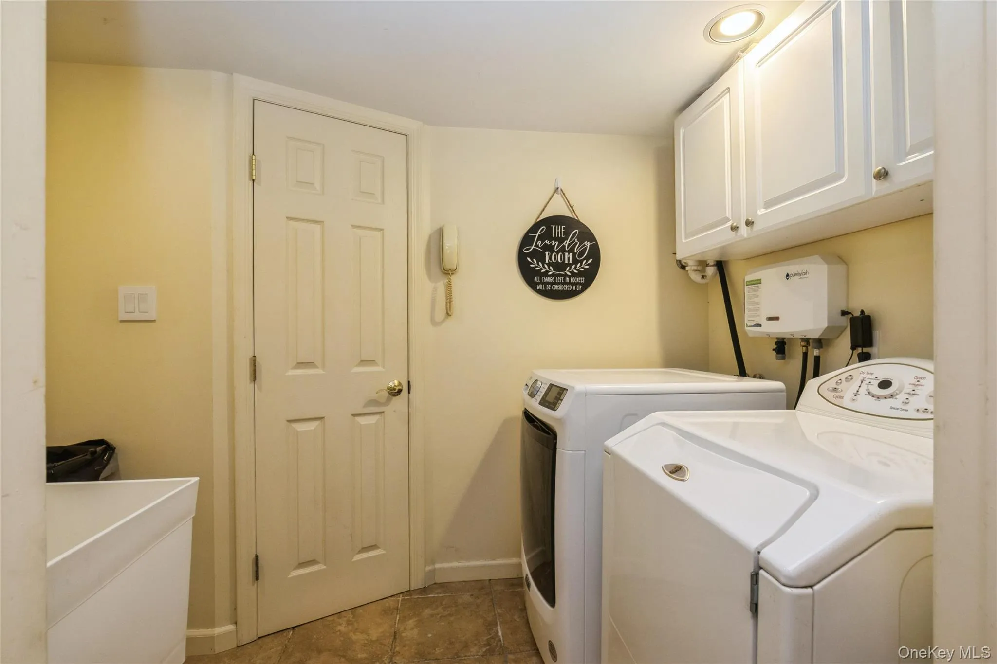 407 3rd Street, Huntington, NY, 4 Bedrooms Bedrooms, 7 Rooms Rooms,2 BathroomsBathrooms,Residential,For Rent,3rd,0,1004615 407 3rd Street, Huntington, NY, 4 Bedrooms Bedrooms, 7 Rooms Rooms,2 BathroomsBathrooms,Residential,For Rent,3rd,0,1004615