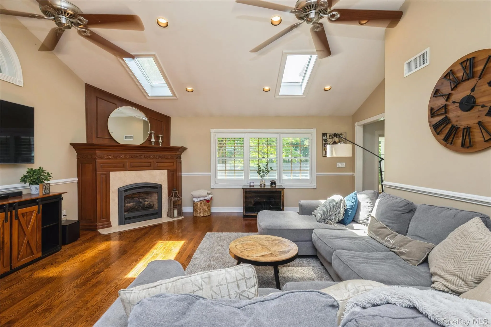 407 3rd Street, Huntington, NY, 4 Bedrooms Bedrooms, 7 Rooms Rooms,2 BathroomsBathrooms,Residential,For Rent,3rd,0,1004615 407 3rd Street, Huntington, NY, 4 Bedrooms Bedrooms, 7 Rooms Rooms,2 BathroomsBathrooms,Residential,For Rent,3rd,0,1004615