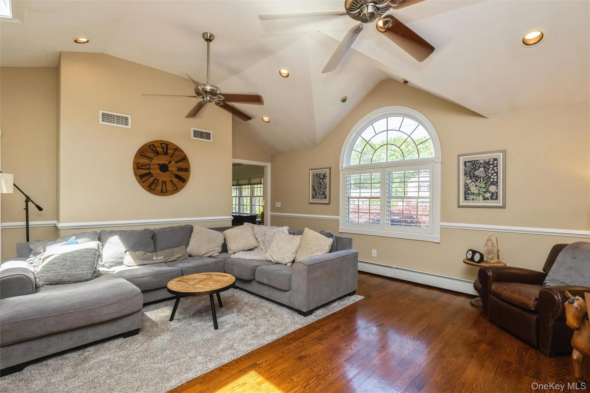 407 3rd Street, Huntington, NY, 4 Bedrooms Bedrooms, 7 Rooms Rooms,2 BathroomsBathrooms,Residential,For Rent,3rd,0,1004615 407 3rd Street, Huntington, NY, 4 Bedrooms Bedrooms, 7 Rooms Rooms,2 BathroomsBathrooms,Residential,For Rent,3rd,0,1004615