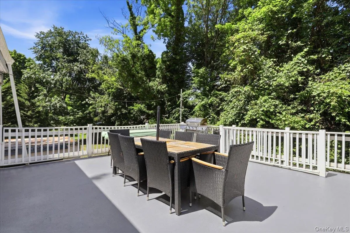 275 Broadfield Road, New Rochelle, NY, 4 Bedrooms Bedrooms, 8 Rooms Rooms,2 BathroomsBathrooms,Residential,For Rent,Broadfield,0,1004616 275 Broadfield Road, New Rochelle, NY, 4 Bedrooms Bedrooms, 8 Rooms Rooms,2 BathroomsBathrooms,Residential,For Rent,Broadfield,0,1004616