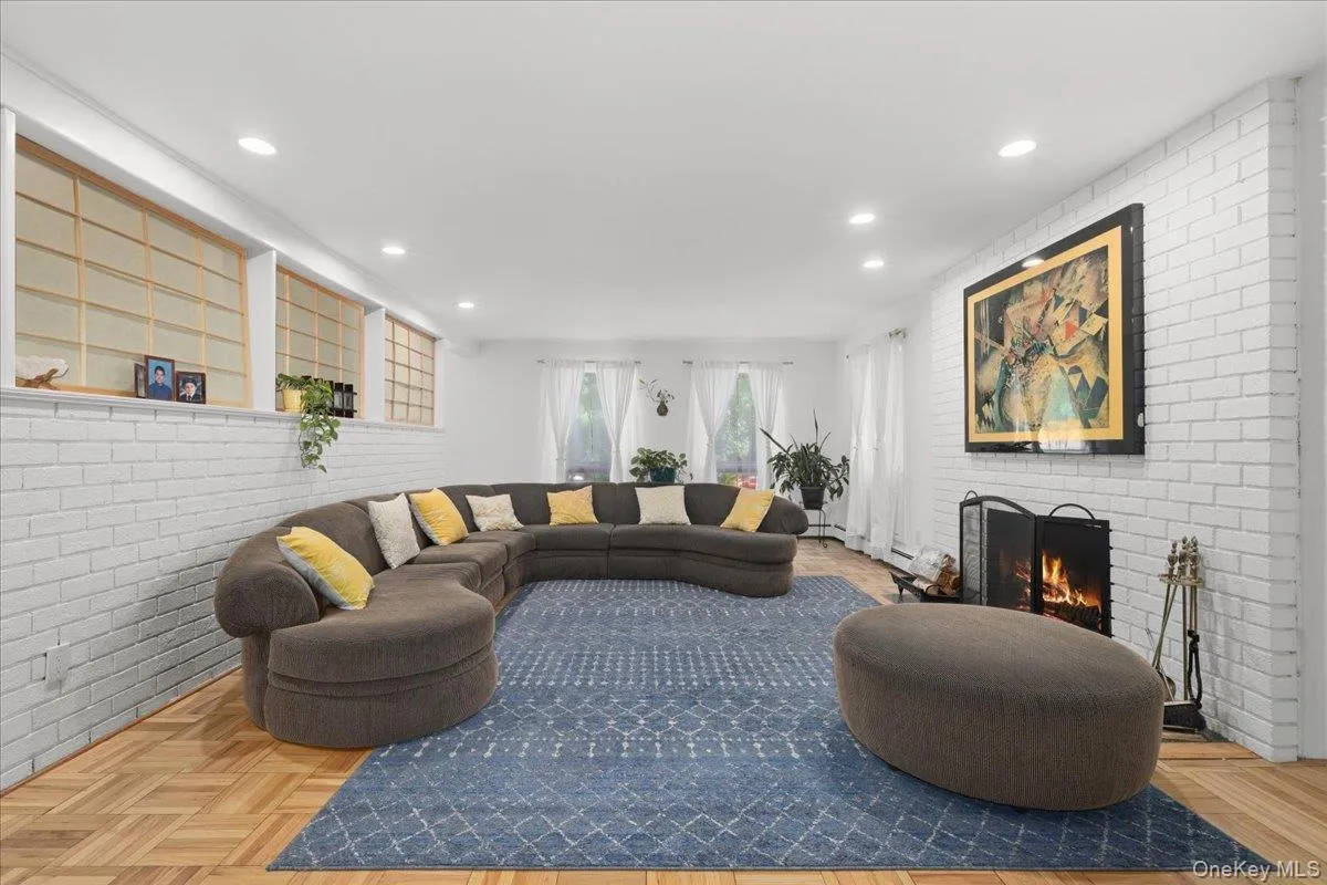 275 Broadfield Road, New Rochelle, NY, 4 Bedrooms Bedrooms, 8 Rooms Rooms,2 BathroomsBathrooms,Residential,For Rent,Broadfield,0,1004616 275 Broadfield Road, New Rochelle, NY, 4 Bedrooms Bedrooms, 8 Rooms Rooms,2 BathroomsBathrooms,Residential,For Rent,Broadfield,0,1004616