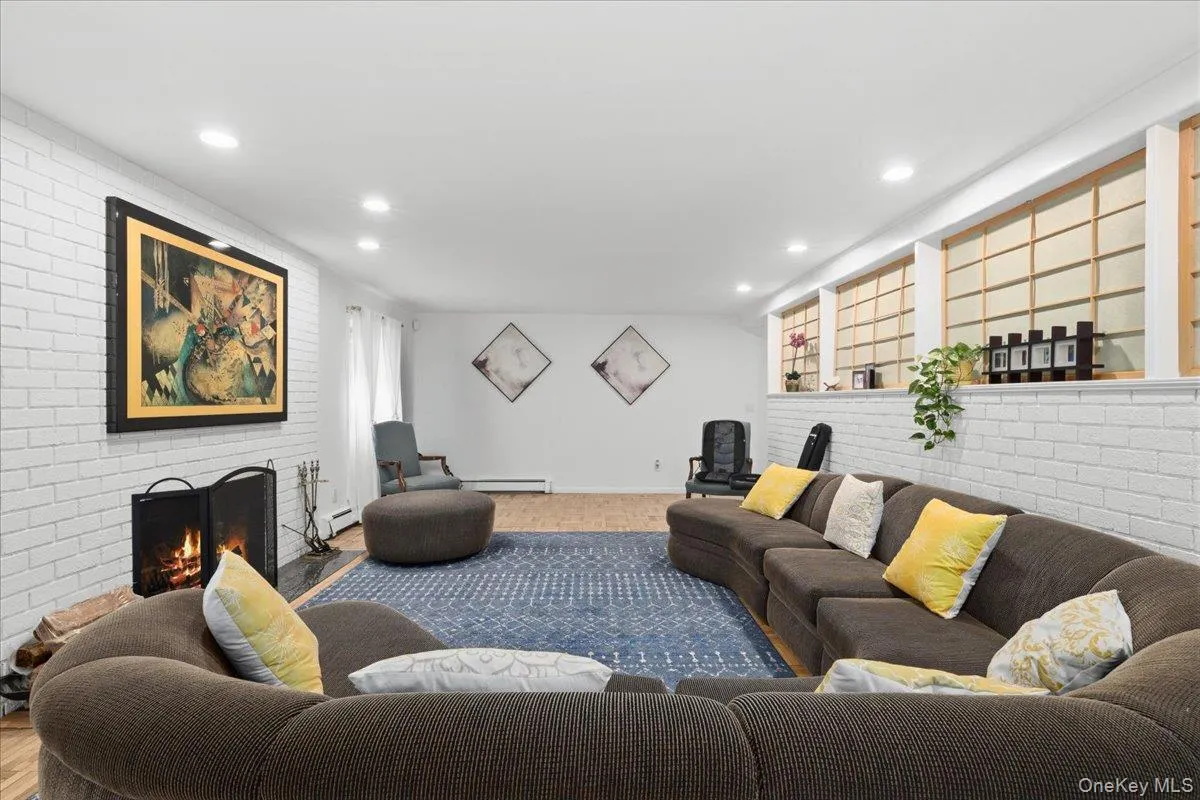 275 Broadfield Road, New Rochelle, NY, 4 Bedrooms Bedrooms, 8 Rooms Rooms,2 BathroomsBathrooms,Residential,For Rent,Broadfield,0,1004616 275 Broadfield Road, New Rochelle, NY, 4 Bedrooms Bedrooms, 8 Rooms Rooms,2 BathroomsBathrooms,Residential,For Rent,Broadfield,0,1004616