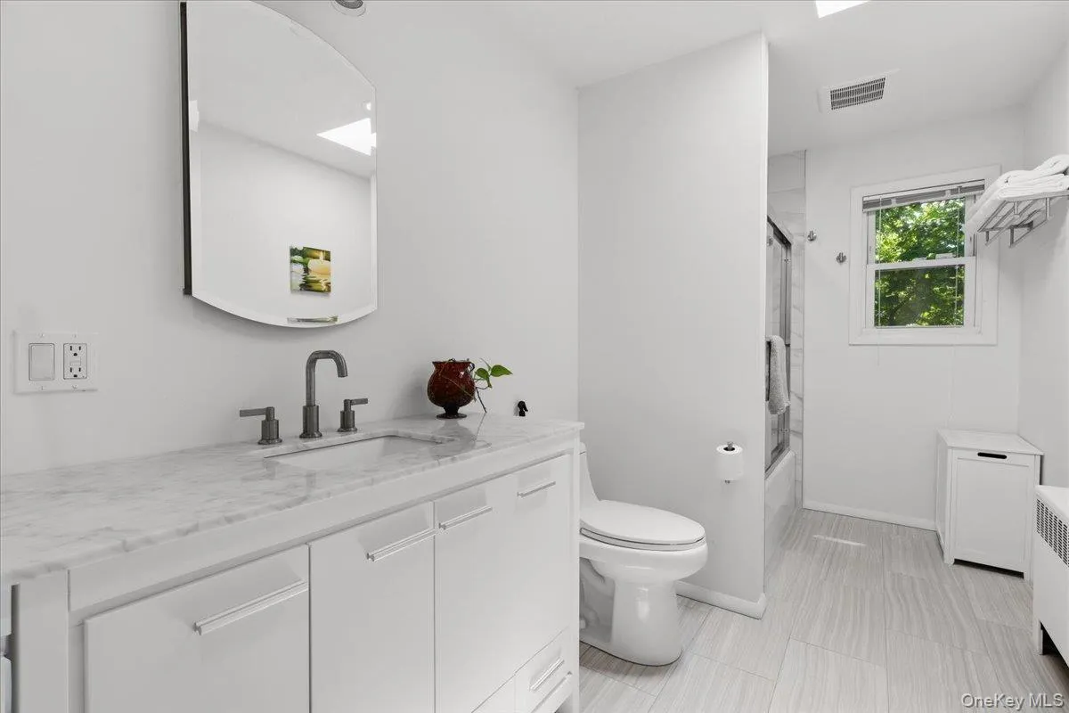 275 Broadfield Road, New Rochelle, NY, 4 Bedrooms Bedrooms, 8 Rooms Rooms,2 BathroomsBathrooms,Residential,For Rent,Broadfield,0,1004616 275 Broadfield Road, New Rochelle, NY, 4 Bedrooms Bedrooms, 8 Rooms Rooms,2 BathroomsBathrooms,Residential,For Rent,Broadfield,0,1004616