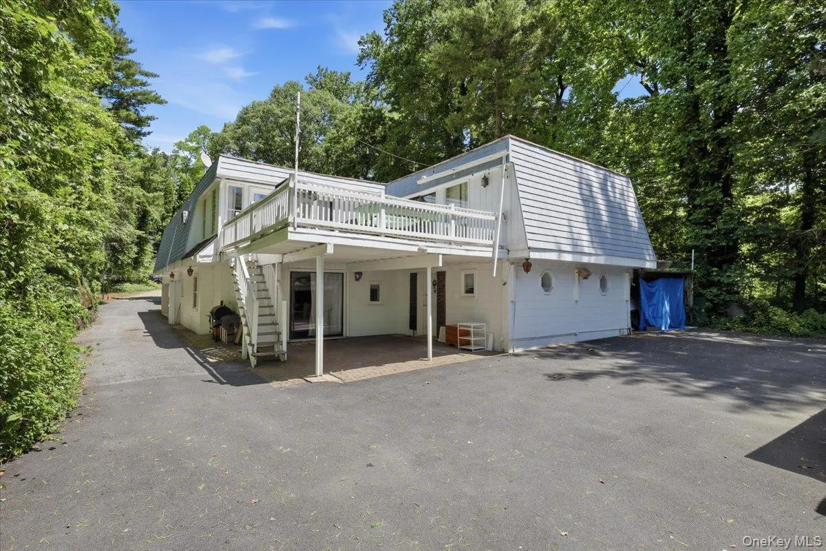 275 Broadfield Road, New Rochelle, NY, 4 Bedrooms Bedrooms, 8 Rooms Rooms,2 BathroomsBathrooms,Residential,For Rent,Broadfield,0,1004616 275 Broadfield Road, New Rochelle, NY, 4 Bedrooms Bedrooms, 8 Rooms Rooms,2 BathroomsBathrooms,Residential,For Rent,Broadfield,0,1004616