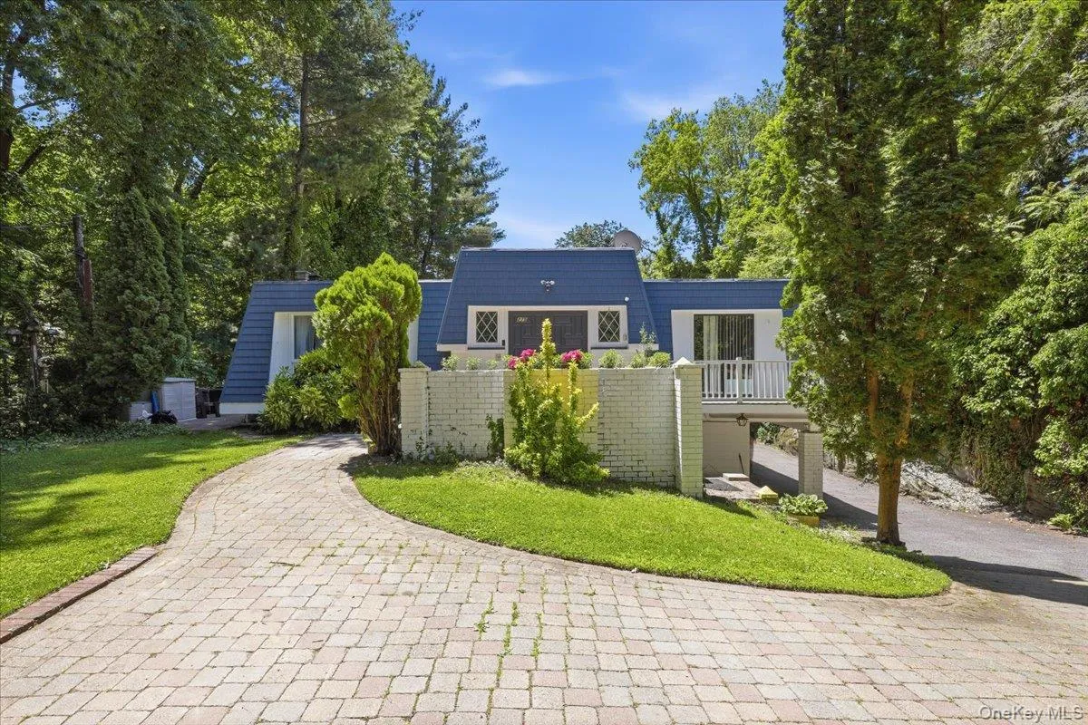 275 Broadfield Road, New Rochelle, NY, 4 Bedrooms Bedrooms, 8 Rooms Rooms,2 BathroomsBathrooms,Residential,For Rent,Broadfield,0,1004616 275 Broadfield Road, New Rochelle, NY, 4 Bedrooms Bedrooms, 8 Rooms Rooms,2 BathroomsBathrooms,Residential,For Rent,Broadfield,0,1004616