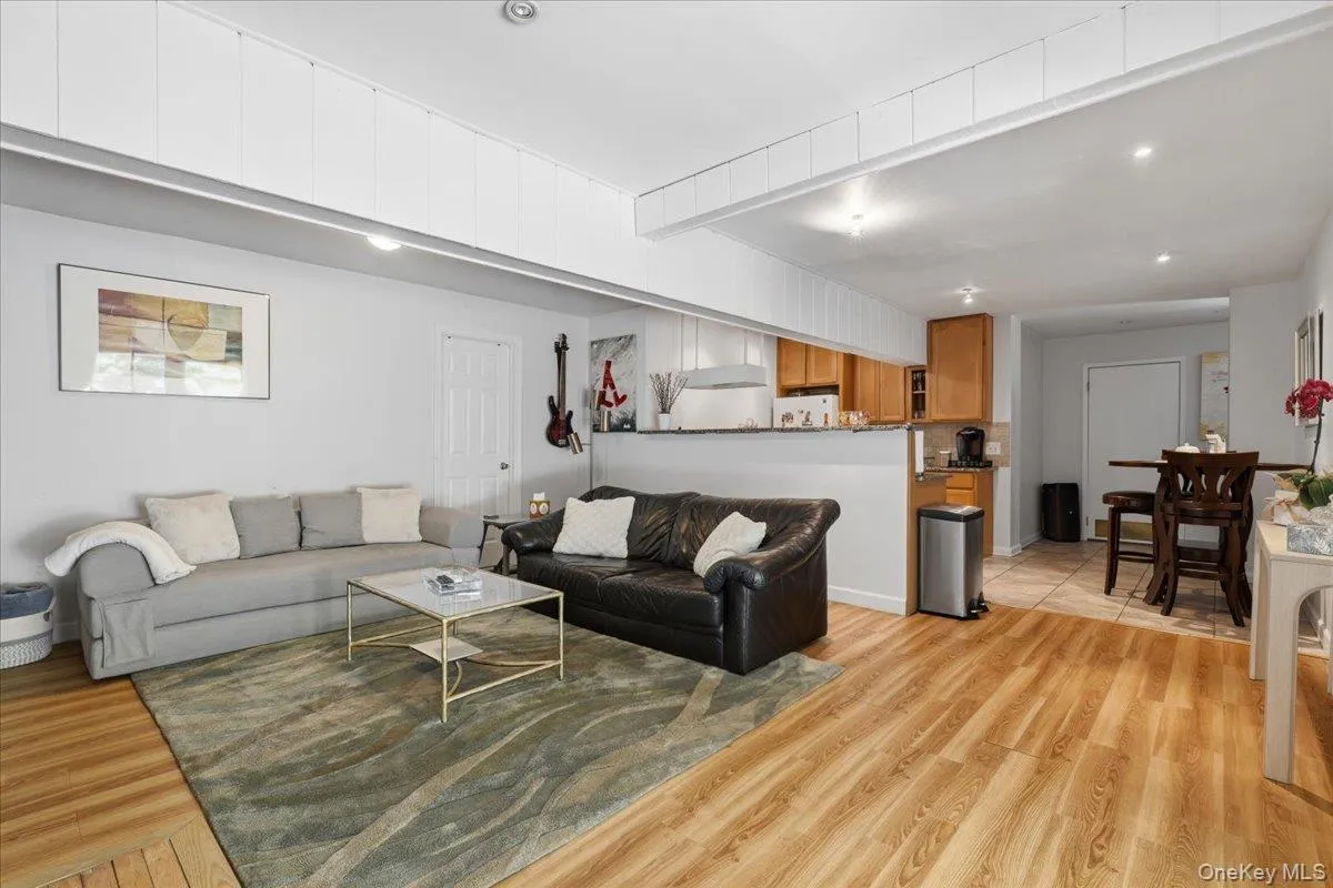 275 Broadfield Road, New Rochelle, NY, 4 Bedrooms Bedrooms, 8 Rooms Rooms,2 BathroomsBathrooms,Residential,For Rent,Broadfield,0,1004616 275 Broadfield Road, New Rochelle, NY, 4 Bedrooms Bedrooms, 8 Rooms Rooms,2 BathroomsBathrooms,Residential,For Rent,Broadfield,0,1004616