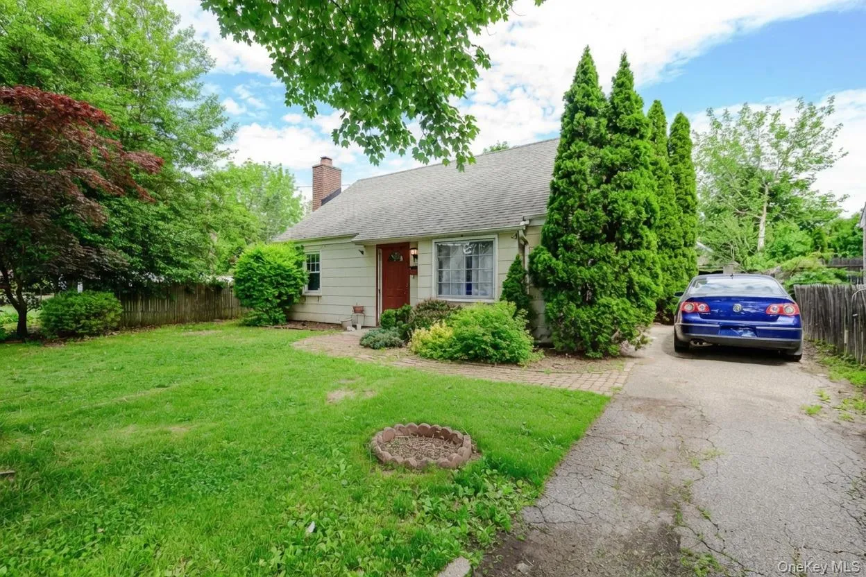 102 12th Street, Huntington, NY, 4 Bedrooms Bedrooms, 9 Rooms Rooms,2 BathroomsBathrooms,Residential,For Rent,12th,0,KEY1004628 102 12th Street, Huntington, NY, 4 Bedrooms Bedrooms, 9 Rooms Rooms,2 BathroomsBathrooms,Residential,For Rent,12th,0,KEY1004628