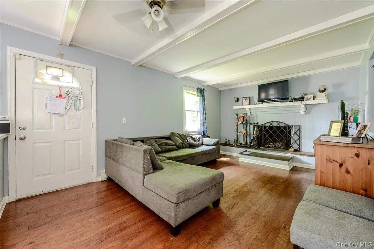102 12th Street, Huntington, NY, 4 Bedrooms Bedrooms, 9 Rooms Rooms,2 BathroomsBathrooms,Residential,For Rent,12th,0,KEY1004628 102 12th Street, Huntington, NY, 4 Bedrooms Bedrooms, 9 Rooms Rooms,2 BathroomsBathrooms,Residential,For Rent,12th,0,KEY1004628