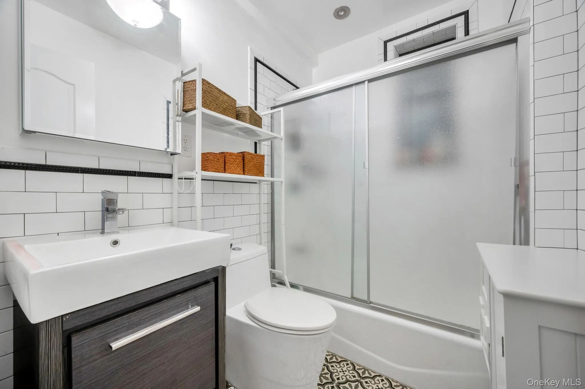 35-63 88th Street, New York, NY, 2 Bedrooms Bedrooms, 5 Rooms Rooms,1 BathroomBathrooms,Residential Lease,For Rent,88th Street,0,1004632 35-63 88th Street, New York, NY, 2 Bedrooms Bedrooms, 5 Rooms Rooms,1 BathroomBathrooms,Residential Lease,For Rent,88th Street,0,1004632