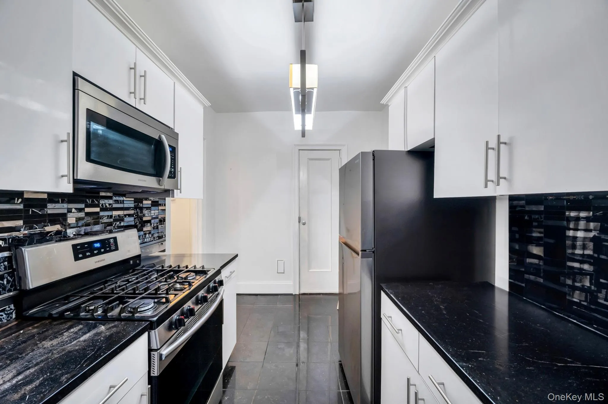 35-63 88th Street, New York, NY, 2 Bedrooms Bedrooms, 5 Rooms Rooms,1 BathroomBathrooms,Residential Lease,For Rent,88th Street,0,1004632 35-63 88th Street, New York, NY, 2 Bedrooms Bedrooms, 5 Rooms Rooms,1 BathroomBathrooms,Residential Lease,For Rent,88th Street,0,1004632
