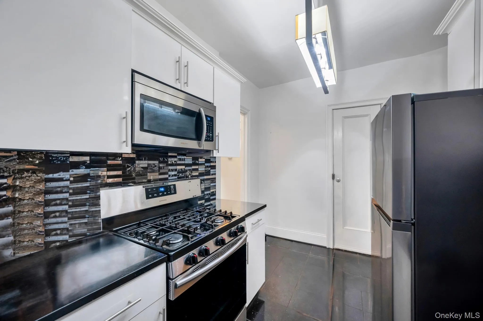 35-63 88th Street, New York, NY, 2 Bedrooms Bedrooms, 5 Rooms Rooms,1 BathroomBathrooms,Residential Lease,For Rent,88th Street,0,1004632 35-63 88th Street, New York, NY, 2 Bedrooms Bedrooms, 5 Rooms Rooms,1 BathroomBathrooms,Residential Lease,For Rent,88th Street,0,1004632