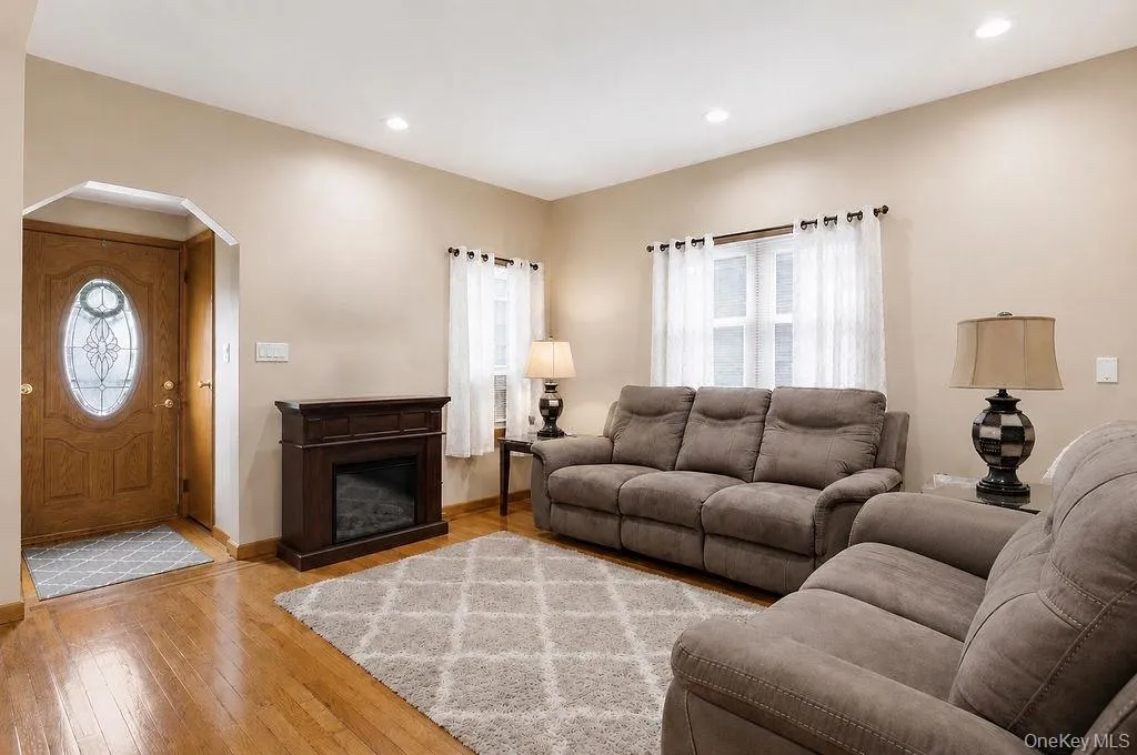 151-27 11th Avenue, New York, NY, 4 Bedrooms Bedrooms, 10 Rooms Rooms,3 BathroomsBathrooms,Residential,For Rent,11th,0,1004634 151-27 11th Avenue, New York, NY, 4 Bedrooms Bedrooms, 10 Rooms Rooms,3 BathroomsBathrooms,Residential,For Rent,11th,0,1004634