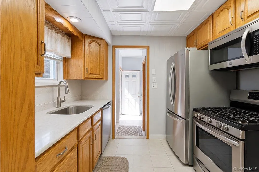 151-27 11th Avenue, New York, NY, 4 Bedrooms Bedrooms, 10 Rooms Rooms,3 BathroomsBathrooms,Residential,For Rent,11th,0,1004634 151-27 11th Avenue, New York, NY, 4 Bedrooms Bedrooms, 10 Rooms Rooms,3 BathroomsBathrooms,Residential,For Rent,11th,0,1004634