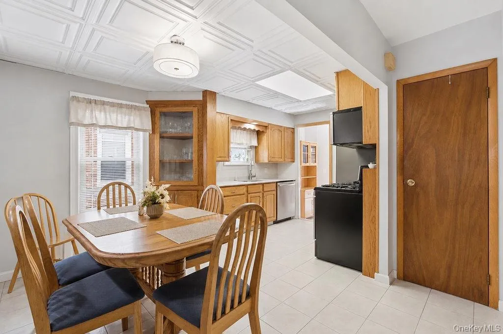 151-27 11th Avenue, New York, NY, 4 Bedrooms Bedrooms, 10 Rooms Rooms,3 BathroomsBathrooms,Residential,For Rent,11th,0,1004634 151-27 11th Avenue, New York, NY, 4 Bedrooms Bedrooms, 10 Rooms Rooms,3 BathroomsBathrooms,Residential,For Rent,11th,0,1004634