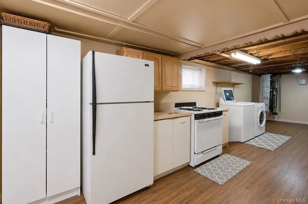 151-27 11th Avenue, New York, NY, 4 Bedrooms Bedrooms, 10 Rooms Rooms,3 BathroomsBathrooms,Residential,For Rent,11th,0,1004634 151-27 11th Avenue, New York, NY, 4 Bedrooms Bedrooms, 10 Rooms Rooms,3 BathroomsBathrooms,Residential,For Rent,11th,0,1004634