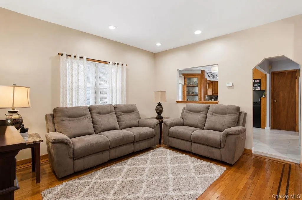 151-27 11th Avenue, New York, NY, 4 Bedrooms Bedrooms, 10 Rooms Rooms,3 BathroomsBathrooms,Residential,For Rent,11th,0,1004634 151-27 11th Avenue, New York, NY, 4 Bedrooms Bedrooms, 10 Rooms Rooms,3 BathroomsBathrooms,Residential,For Rent,11th,0,1004634