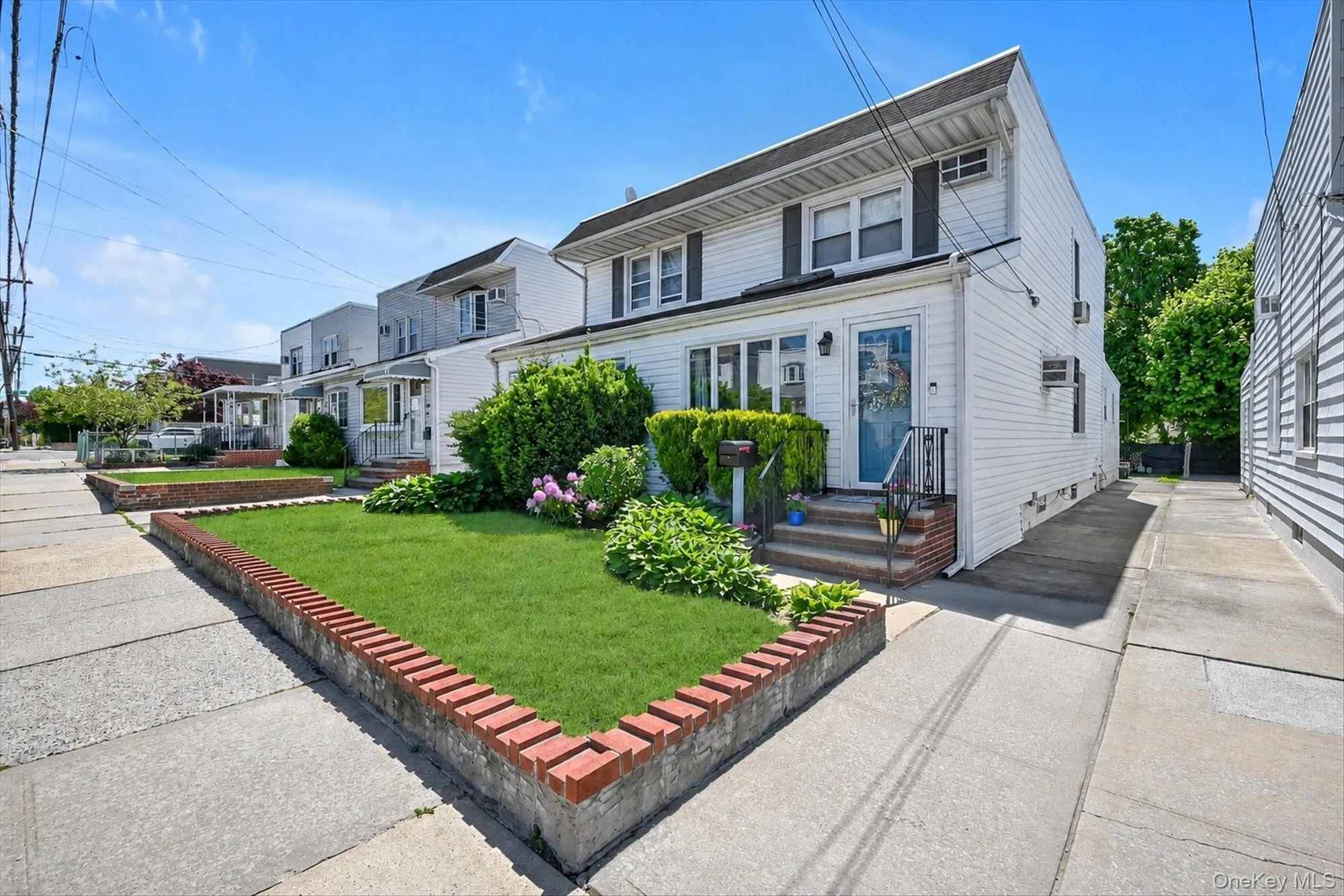 200-10 33rd Avenue, New York, NY, 3 Bedrooms Bedrooms, 8 Rooms Rooms,2 BathroomsBathrooms,Residential,For Rent,33rd,0,1004636 200-10 33rd Avenue, New York, NY, 3 Bedrooms Bedrooms, 8 Rooms Rooms,2 BathroomsBathrooms,Residential,For Rent,33rd,0,1004636