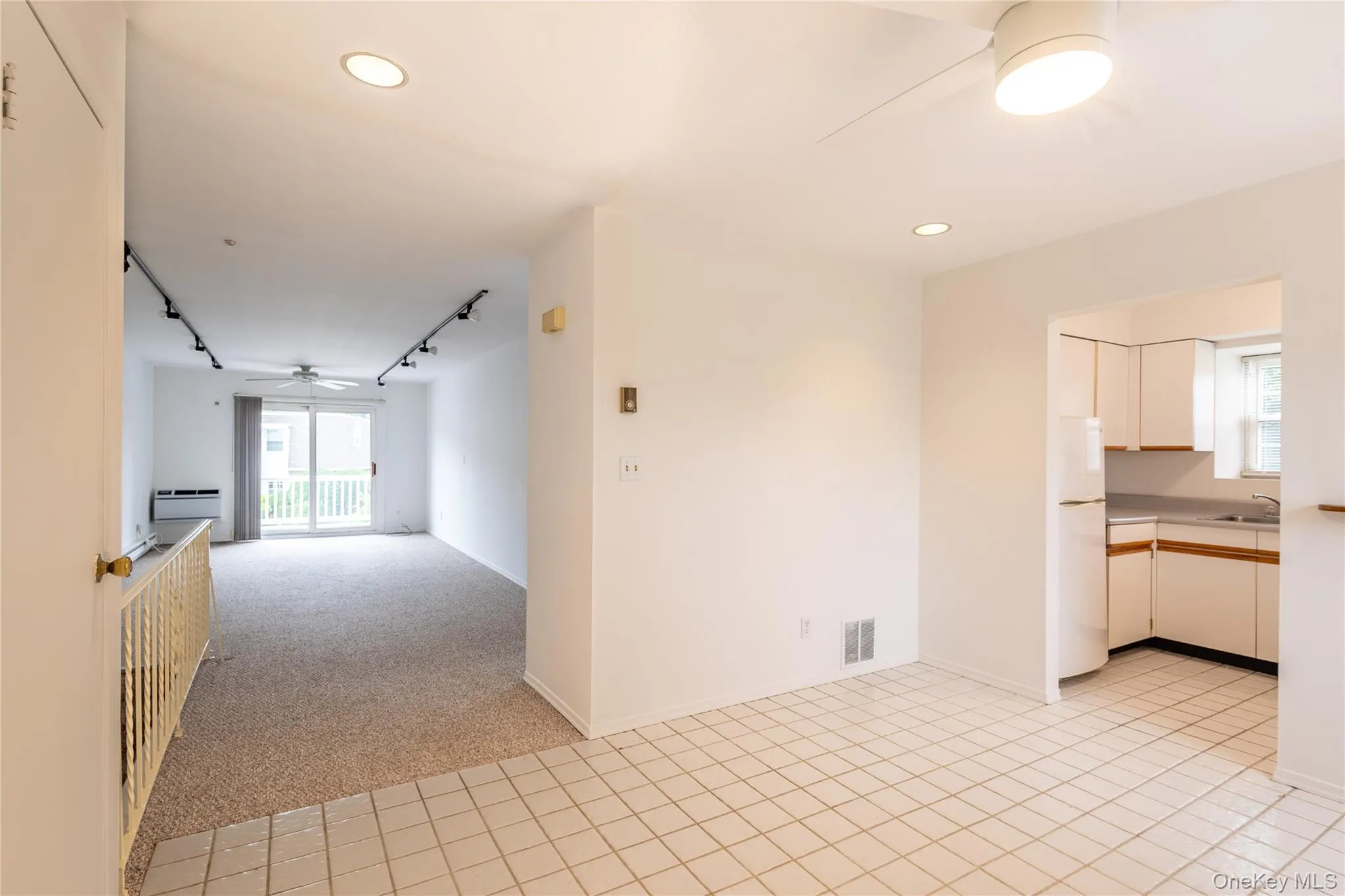 open to living room and kitchen open to living room and kitchen