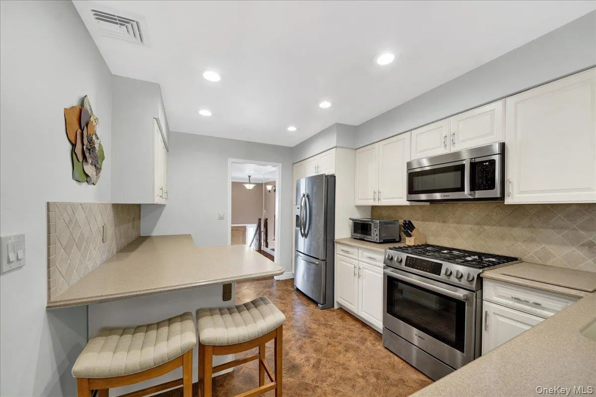 539 Almena Avenue, Greenburgh, NY, 3 Bedrooms Bedrooms, 9 Rooms Rooms,3 BathroomsBathrooms,Residential,For Rent,Almena,0,1004642 539 Almena Avenue, Greenburgh, NY, 3 Bedrooms Bedrooms, 9 Rooms Rooms,3 BathroomsBathrooms,Residential,For Rent,Almena,0,1004642