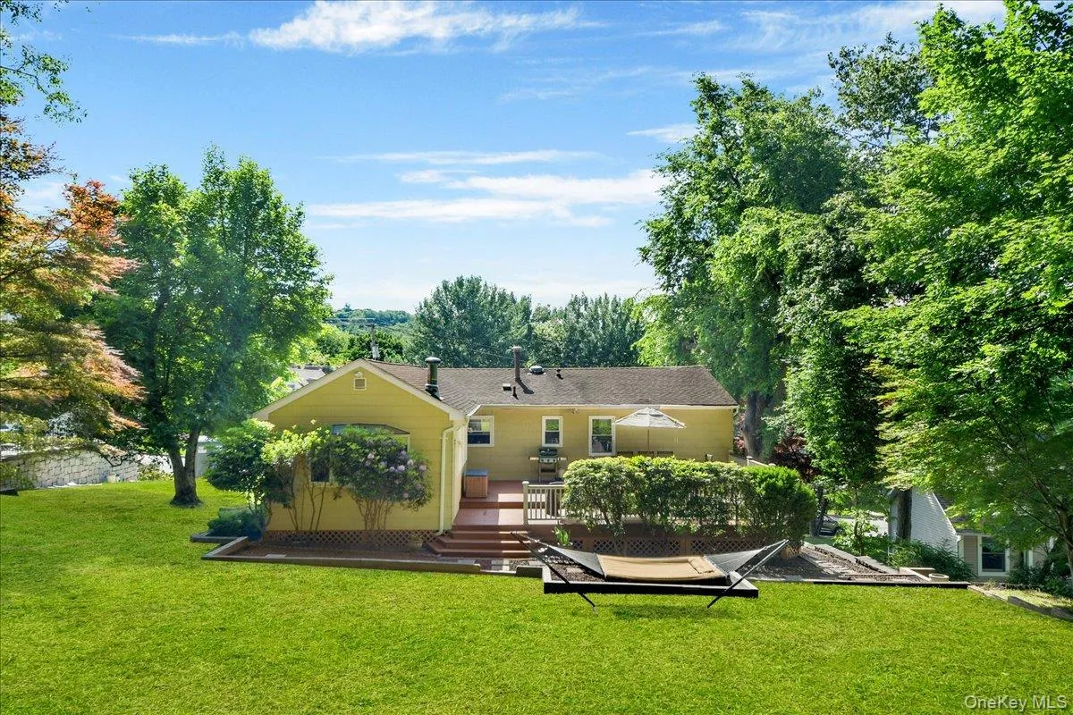 539 Almena Avenue, Greenburgh, NY, 3 Bedrooms Bedrooms, 9 Rooms Rooms,3 BathroomsBathrooms,Residential,For Rent,Almena,0,1004642 539 Almena Avenue, Greenburgh, NY, 3 Bedrooms Bedrooms, 9 Rooms Rooms,3 BathroomsBathrooms,Residential,For Rent,Almena,0,1004642