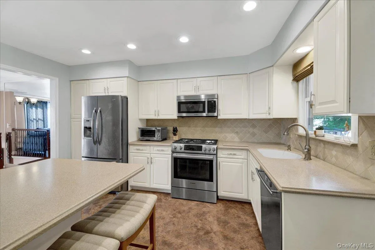 539 Almena Avenue, Greenburgh, NY, 3 Bedrooms Bedrooms, 9 Rooms Rooms,3 BathroomsBathrooms,Residential,For Rent,Almena,0,1004642 539 Almena Avenue, Greenburgh, NY, 3 Bedrooms Bedrooms, 9 Rooms Rooms,3 BathroomsBathrooms,Residential,For Rent,Almena,0,1004642