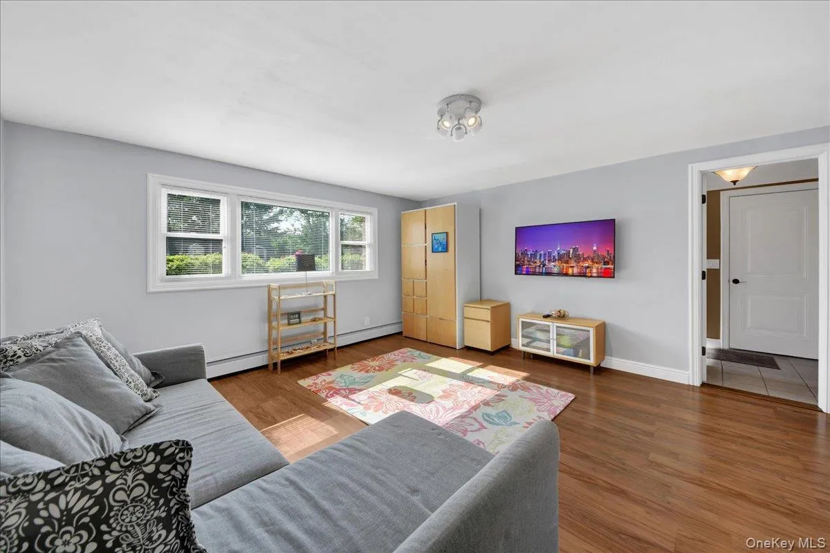 539 Almena Avenue, Greenburgh, NY, 3 Bedrooms Bedrooms, 9 Rooms Rooms,3 BathroomsBathrooms,Residential,For Rent,Almena,0,1004642 539 Almena Avenue, Greenburgh, NY, 3 Bedrooms Bedrooms, 9 Rooms Rooms,3 BathroomsBathrooms,Residential,For Rent,Almena,0,1004642
