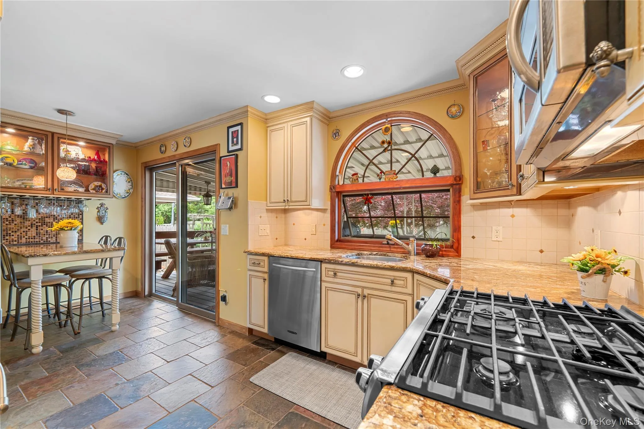 38 Hillvale Road, North Hempstead, NY, 4 Bedrooms Bedrooms, 7 Rooms Rooms,2 BathroomsBathrooms,Residential,For Rent,Hillvale,0,1004660 38 Hillvale Road, North Hempstead, NY, 4 Bedrooms Bedrooms, 7 Rooms Rooms,2 BathroomsBathrooms,Residential,For Rent,Hillvale,0,1004660