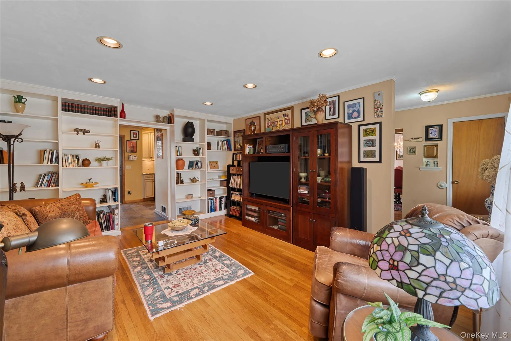 38 Hillvale Road, North Hempstead, NY, 4 Bedrooms Bedrooms, 7 Rooms Rooms,2 BathroomsBathrooms,Residential,For Rent,Hillvale,0,1004660 38 Hillvale Road, North Hempstead, NY, 4 Bedrooms Bedrooms, 7 Rooms Rooms,2 BathroomsBathrooms,Residential,For Rent,Hillvale,0,1004660