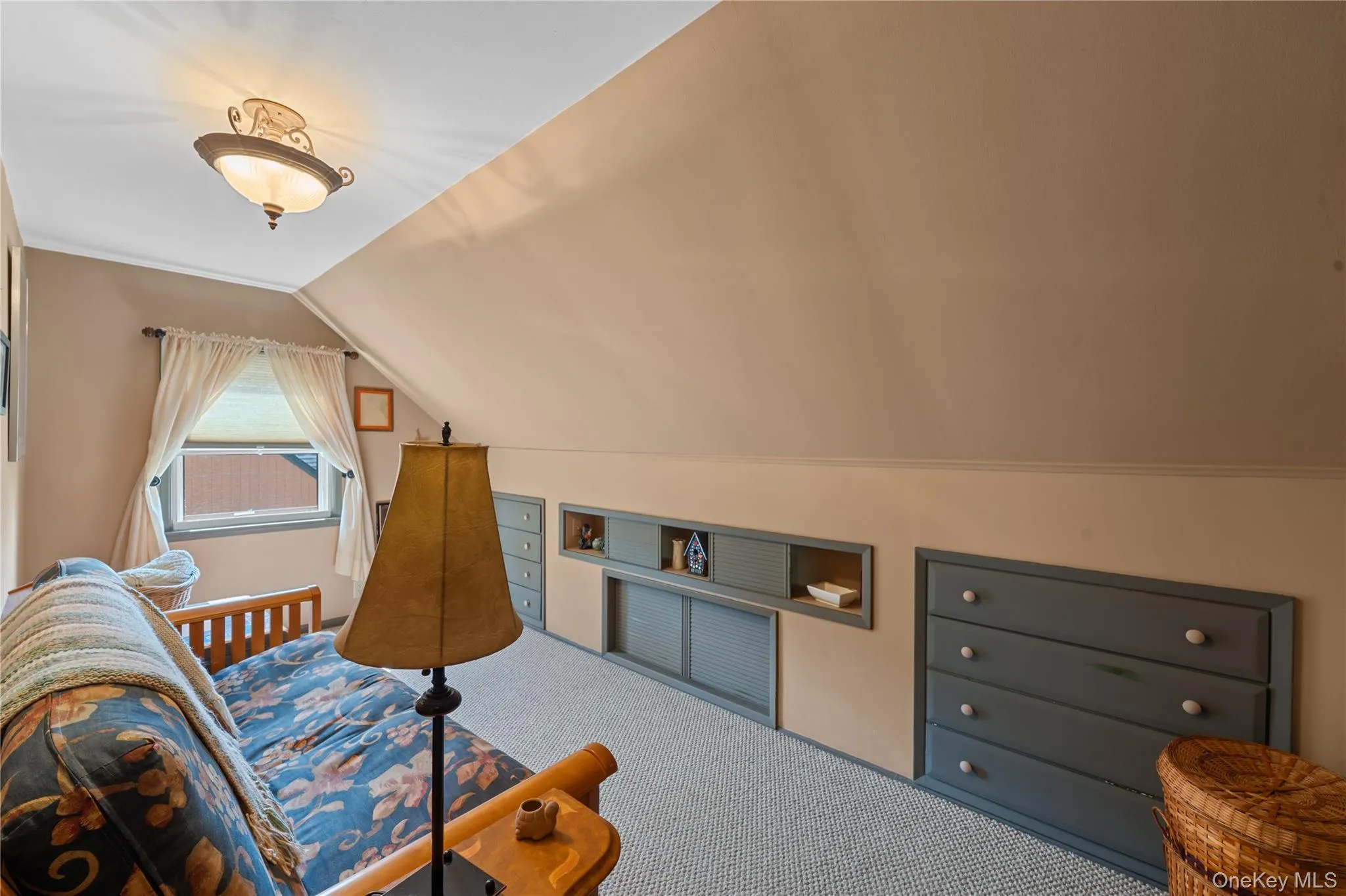 38 Hillvale Road, North Hempstead, NY, 4 Bedrooms Bedrooms, 7 Rooms Rooms,2 BathroomsBathrooms,Residential,For Rent,Hillvale,0,1004660 38 Hillvale Road, North Hempstead, NY, 4 Bedrooms Bedrooms, 7 Rooms Rooms,2 BathroomsBathrooms,Residential,For Rent,Hillvale,0,1004660