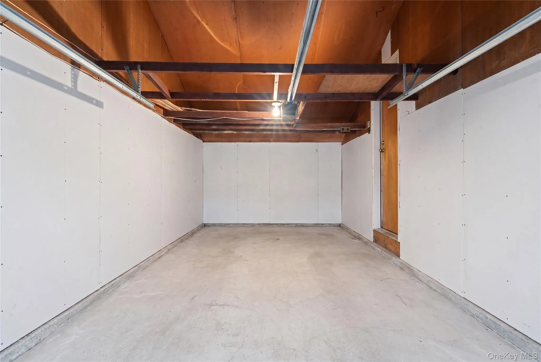 38 Hillvale Road, North Hempstead, NY, 4 Bedrooms Bedrooms, 7 Rooms Rooms,2 BathroomsBathrooms,Residential,For Rent,Hillvale,0,1004660 38 Hillvale Road, North Hempstead, NY, 4 Bedrooms Bedrooms, 7 Rooms Rooms,2 BathroomsBathrooms,Residential,For Rent,Hillvale,0,1004660