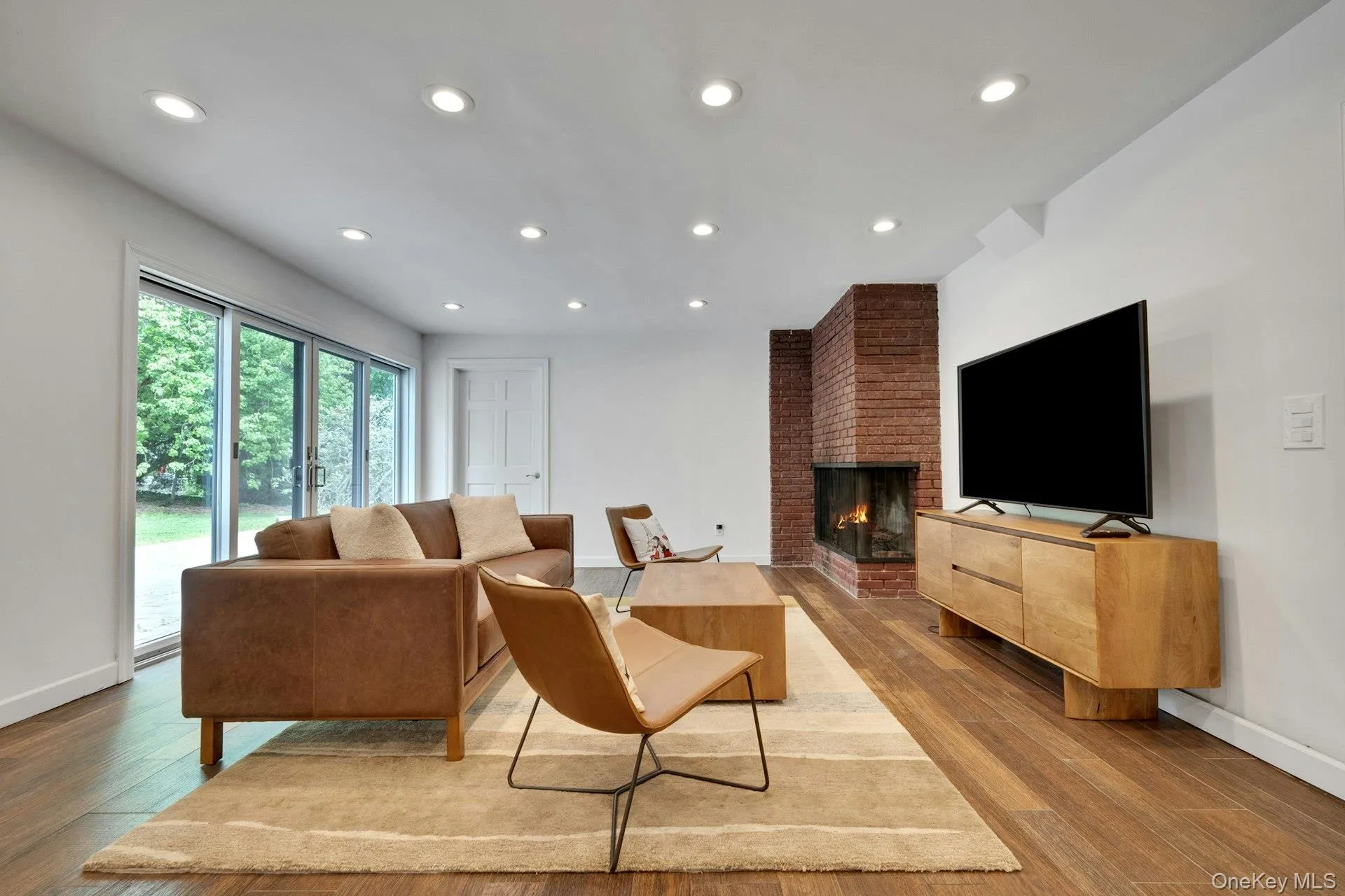 1 Canterbury Road, Scarsdale, NY, 4 Bedrooms Bedrooms, 7 Rooms Rooms,3 BathroomsBathrooms,Residential,For Rent,Canterbury,0,1004663 1 Canterbury Road, Scarsdale, NY, 4 Bedrooms Bedrooms, 7 Rooms Rooms,3 BathroomsBathrooms,Residential,For Rent,Canterbury,0,1004663