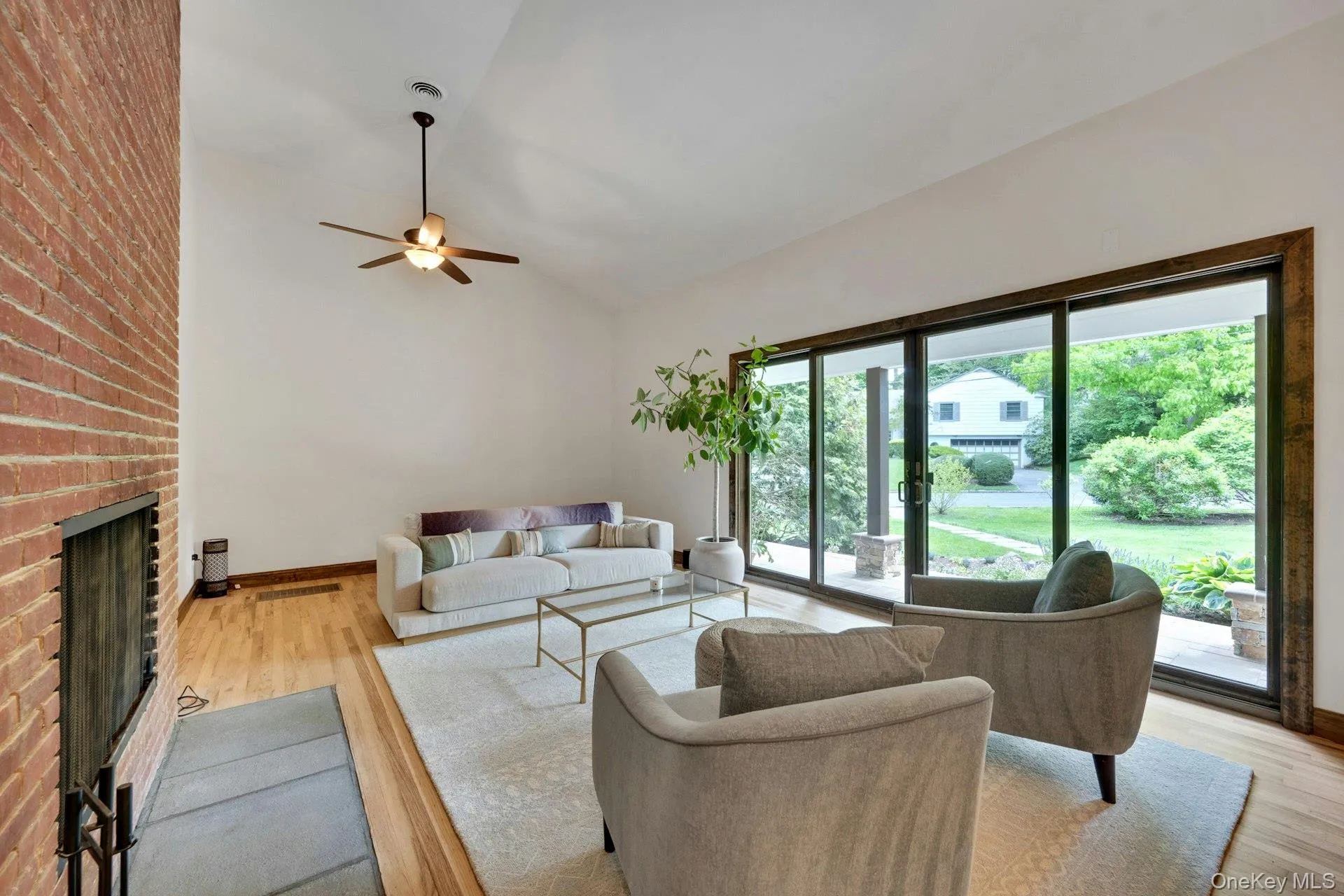 1 Canterbury Road, Scarsdale, NY, 4 Bedrooms Bedrooms, 7 Rooms Rooms,3 BathroomsBathrooms,Residential,For Rent,Canterbury,0,1004663 1 Canterbury Road, Scarsdale, NY, 4 Bedrooms Bedrooms, 7 Rooms Rooms,3 BathroomsBathrooms,Residential,For Rent,Canterbury,0,1004663