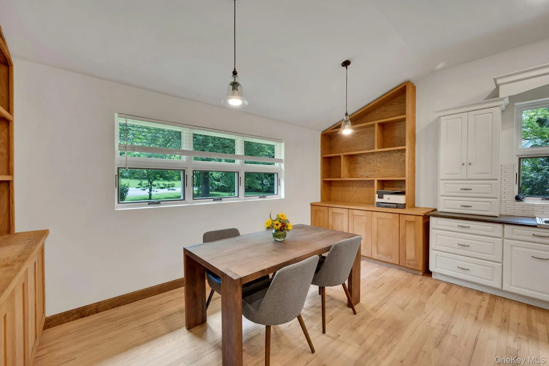1 Canterbury Road, Scarsdale, NY, 4 Bedrooms Bedrooms, 7 Rooms Rooms,3 BathroomsBathrooms,Residential,For Rent,Canterbury,0,1004663 1 Canterbury Road, Scarsdale, NY, 4 Bedrooms Bedrooms, 7 Rooms Rooms,3 BathroomsBathrooms,Residential,For Rent,Canterbury,0,1004663