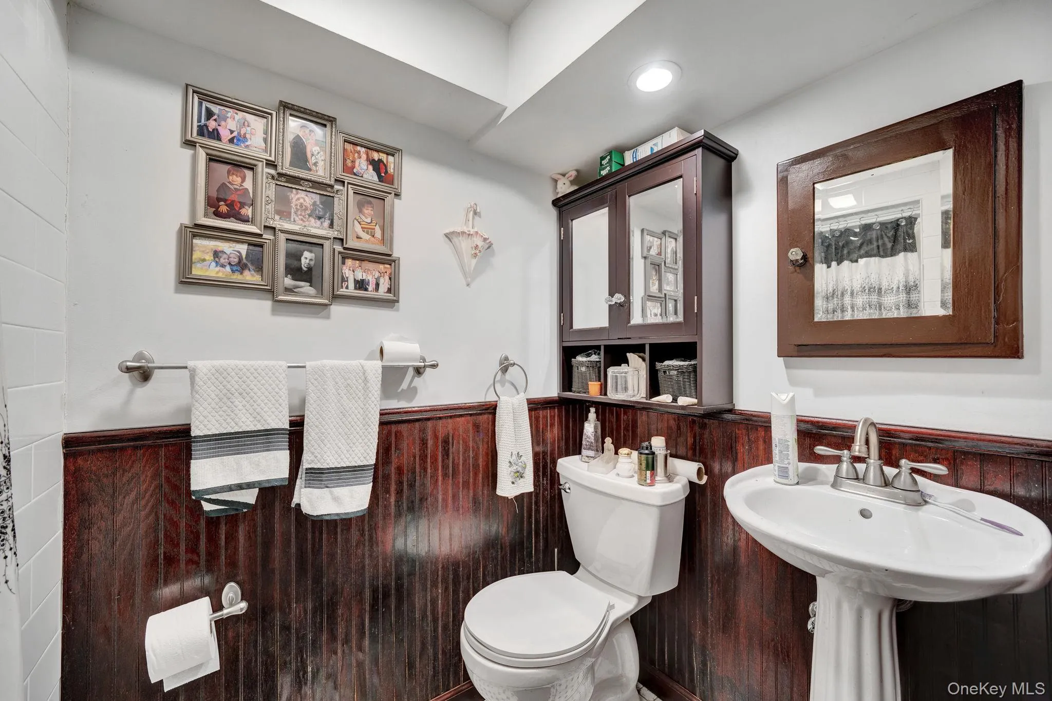 31 Roosevelt Avenue, Oyster Bay, NY, 2 Bedrooms Bedrooms, 5 Rooms Rooms,1 BathroomBathrooms,Residential,For Rent,Roosevelt,0,1004666 31 Roosevelt Avenue, Oyster Bay, NY, 2 Bedrooms Bedrooms, 5 Rooms Rooms,1 BathroomBathrooms,Residential,For Rent,Roosevelt,0,1004666