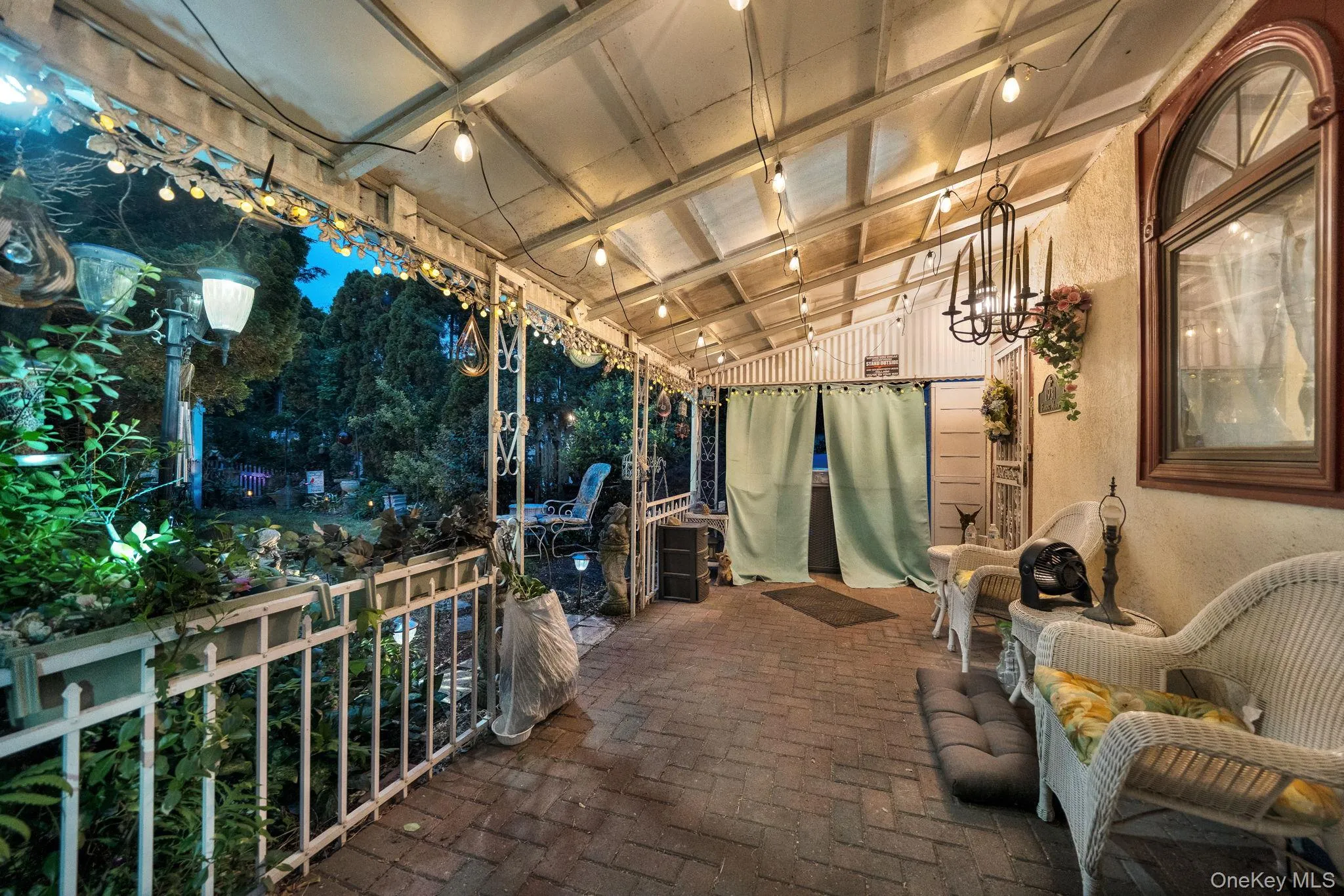 31 Roosevelt Avenue, Oyster Bay, NY, 2 Bedrooms Bedrooms, 5 Rooms Rooms,1 BathroomBathrooms,Residential,For Rent,Roosevelt,0,1004666 31 Roosevelt Avenue, Oyster Bay, NY, 2 Bedrooms Bedrooms, 5 Rooms Rooms,1 BathroomBathrooms,Residential,For Rent,Roosevelt,0,1004666