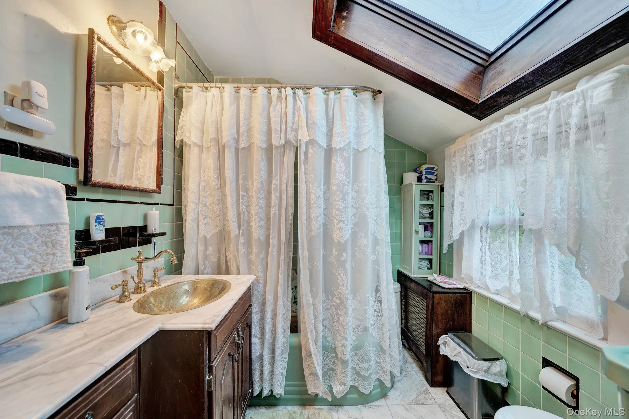 31 Roosevelt Avenue, Oyster Bay, NY, 2 Bedrooms Bedrooms, 5 Rooms Rooms,1 BathroomBathrooms,Residential,For Rent,Roosevelt,0,1004666 31 Roosevelt Avenue, Oyster Bay, NY, 2 Bedrooms Bedrooms, 5 Rooms Rooms,1 BathroomBathrooms,Residential,For Rent,Roosevelt,0,1004666
