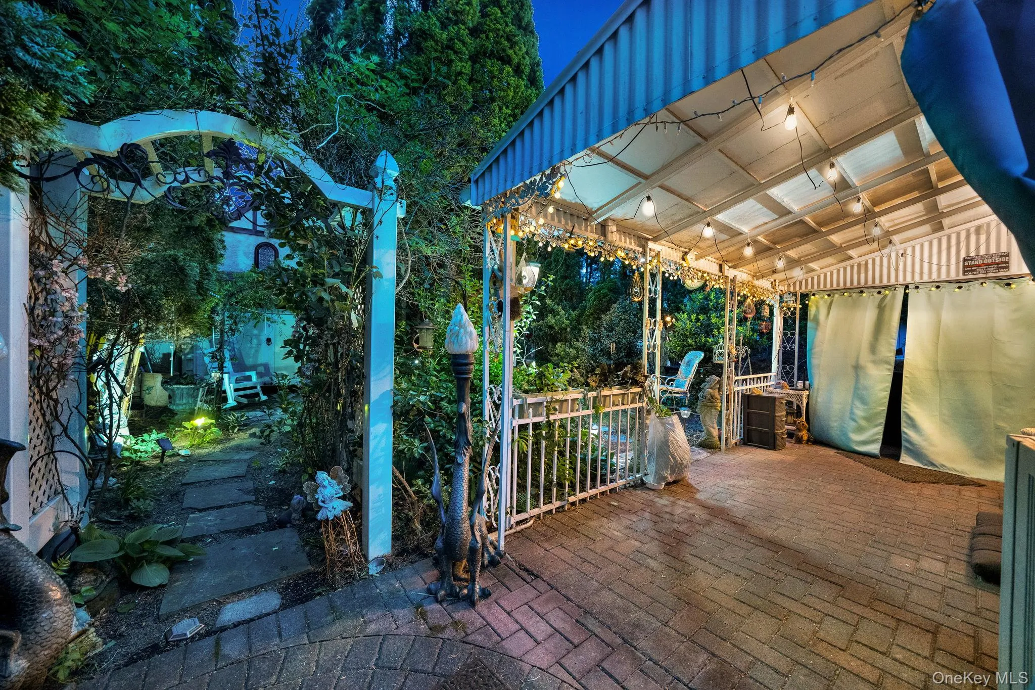 31 Roosevelt Avenue, Oyster Bay, NY, 2 Bedrooms Bedrooms, 5 Rooms Rooms,1 BathroomBathrooms,Residential,For Rent,Roosevelt,0,1004666 31 Roosevelt Avenue, Oyster Bay, NY, 2 Bedrooms Bedrooms, 5 Rooms Rooms,1 BathroomBathrooms,Residential,For Rent,Roosevelt,0,1004666