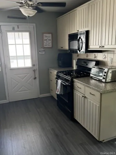 555 Parker Avenue, Hempstead, NY, 2 Bedrooms Bedrooms, 5 Rooms Rooms,2 BathroomsBathrooms,Residential,For Rent,Parker,0,1004667 555 Parker Avenue, Hempstead, NY, 2 Bedrooms Bedrooms, 5 Rooms Rooms,2 BathroomsBathrooms,Residential,For Rent,Parker,0,1004667