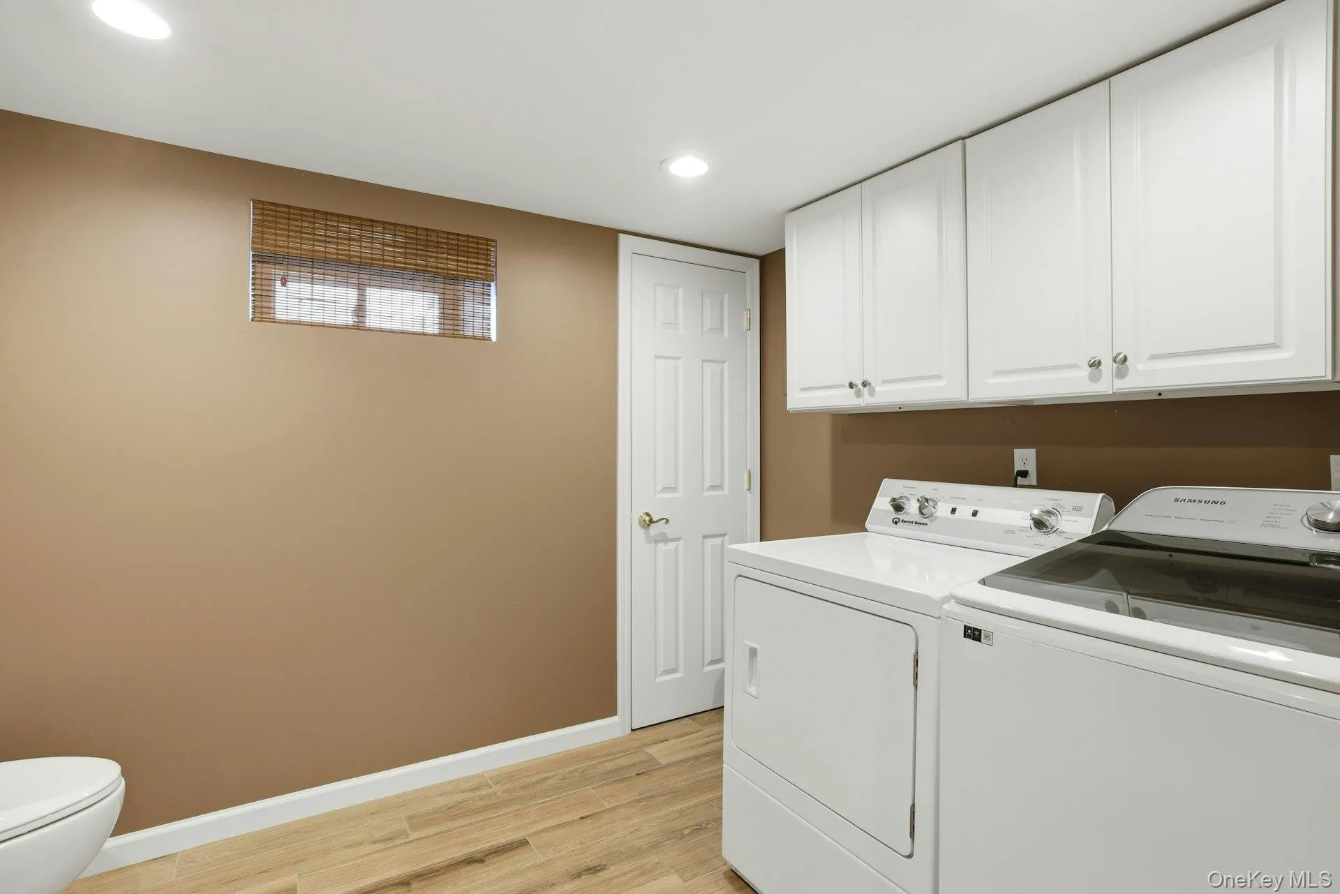 35 3rd Avenue, Oyster Bay, NY, 5 Bedrooms Bedrooms, 8 Rooms Rooms,3 BathroomsBathrooms,Residential,For Rent,3rd,0,KEY1004668 35 3rd Avenue, Oyster Bay, NY, 5 Bedrooms Bedrooms, 8 Rooms Rooms,3 BathroomsBathrooms,Residential,For Rent,3rd,0,KEY1004668