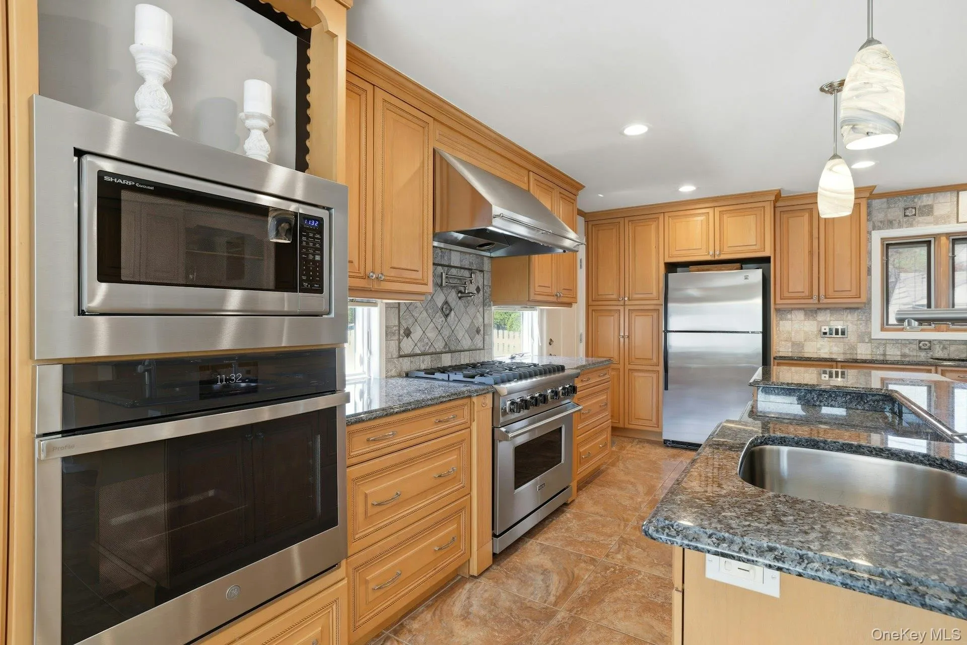35 3rd Avenue, Oyster Bay, NY, 5 Bedrooms Bedrooms, 8 Rooms Rooms,3 BathroomsBathrooms,Residential,For Rent,3rd,0,KEY1004668 35 3rd Avenue, Oyster Bay, NY, 5 Bedrooms Bedrooms, 8 Rooms Rooms,3 BathroomsBathrooms,Residential,For Rent,3rd,0,KEY1004668