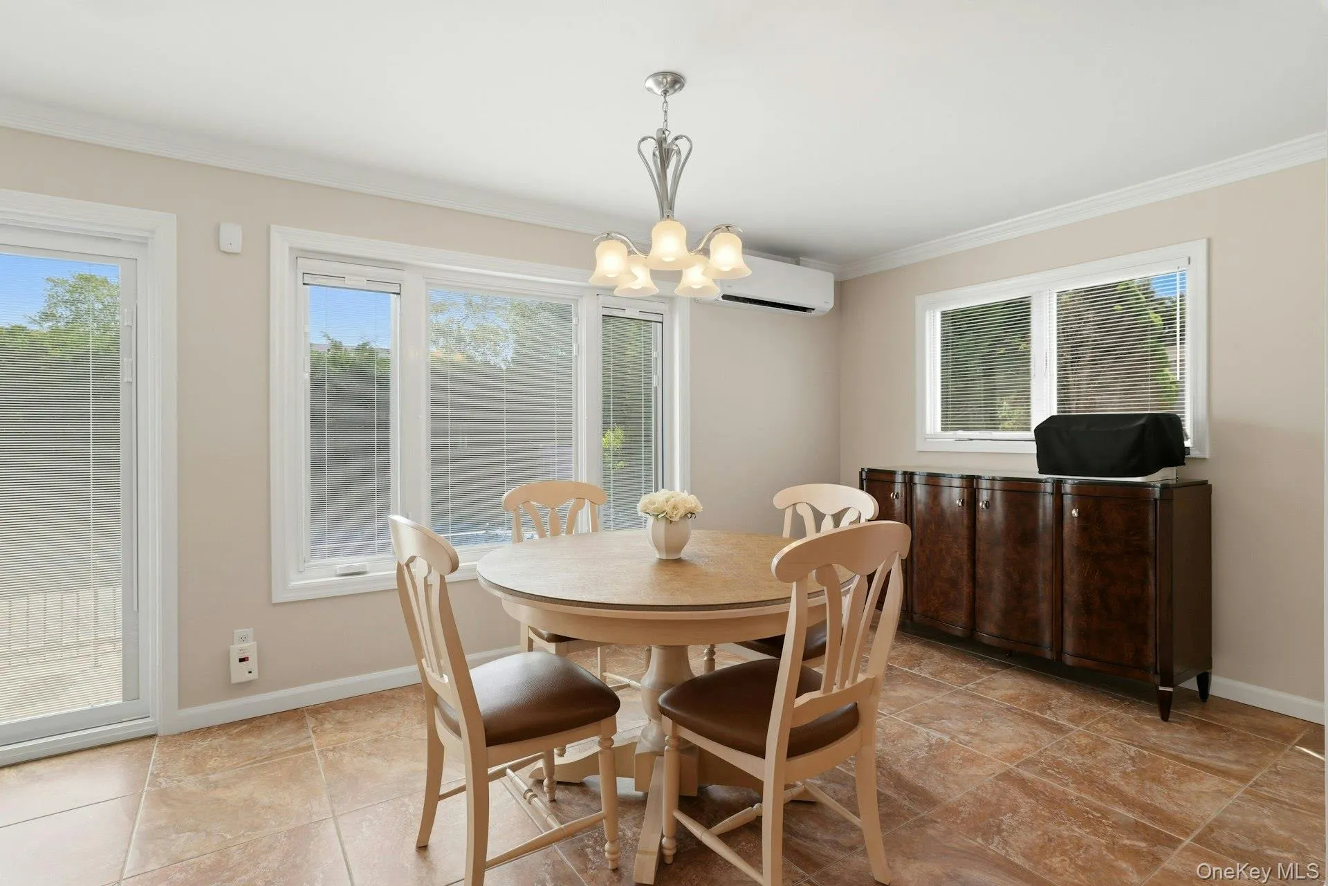 35 3rd Avenue, Oyster Bay, NY, 5 Bedrooms Bedrooms, 8 Rooms Rooms,3 BathroomsBathrooms,Residential,For Rent,3rd,0,KEY1004668 35 3rd Avenue, Oyster Bay, NY, 5 Bedrooms Bedrooms, 8 Rooms Rooms,3 BathroomsBathrooms,Residential,For Rent,3rd,0,KEY1004668
