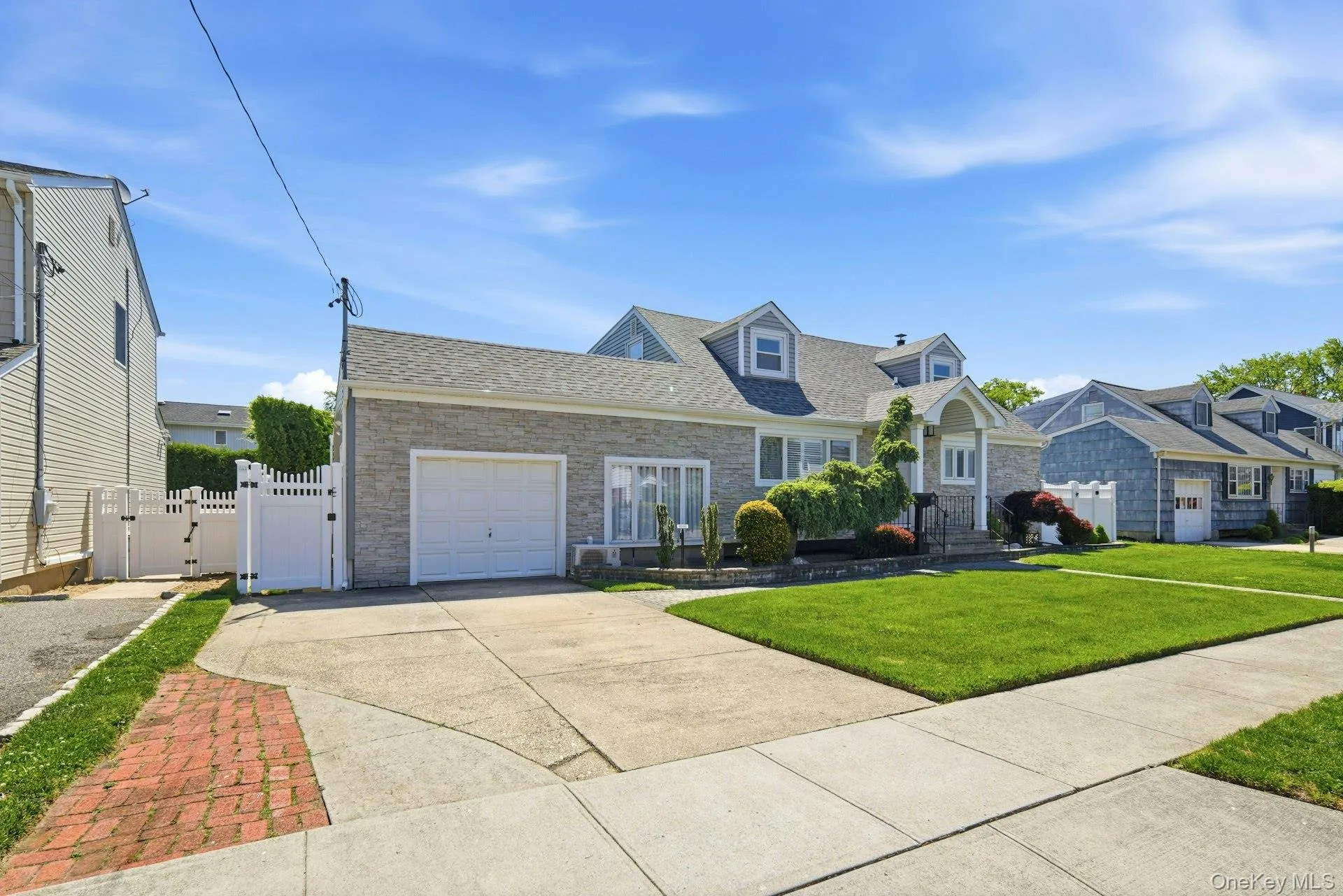 35 3rd Avenue, Oyster Bay, NY, 5 Bedrooms Bedrooms, 8 Rooms Rooms,3 BathroomsBathrooms,Residential,For Rent,3rd,0,KEY1004668 35 3rd Avenue, Oyster Bay, NY, 5 Bedrooms Bedrooms, 8 Rooms Rooms,3 BathroomsBathrooms,Residential,For Rent,3rd,0,KEY1004668