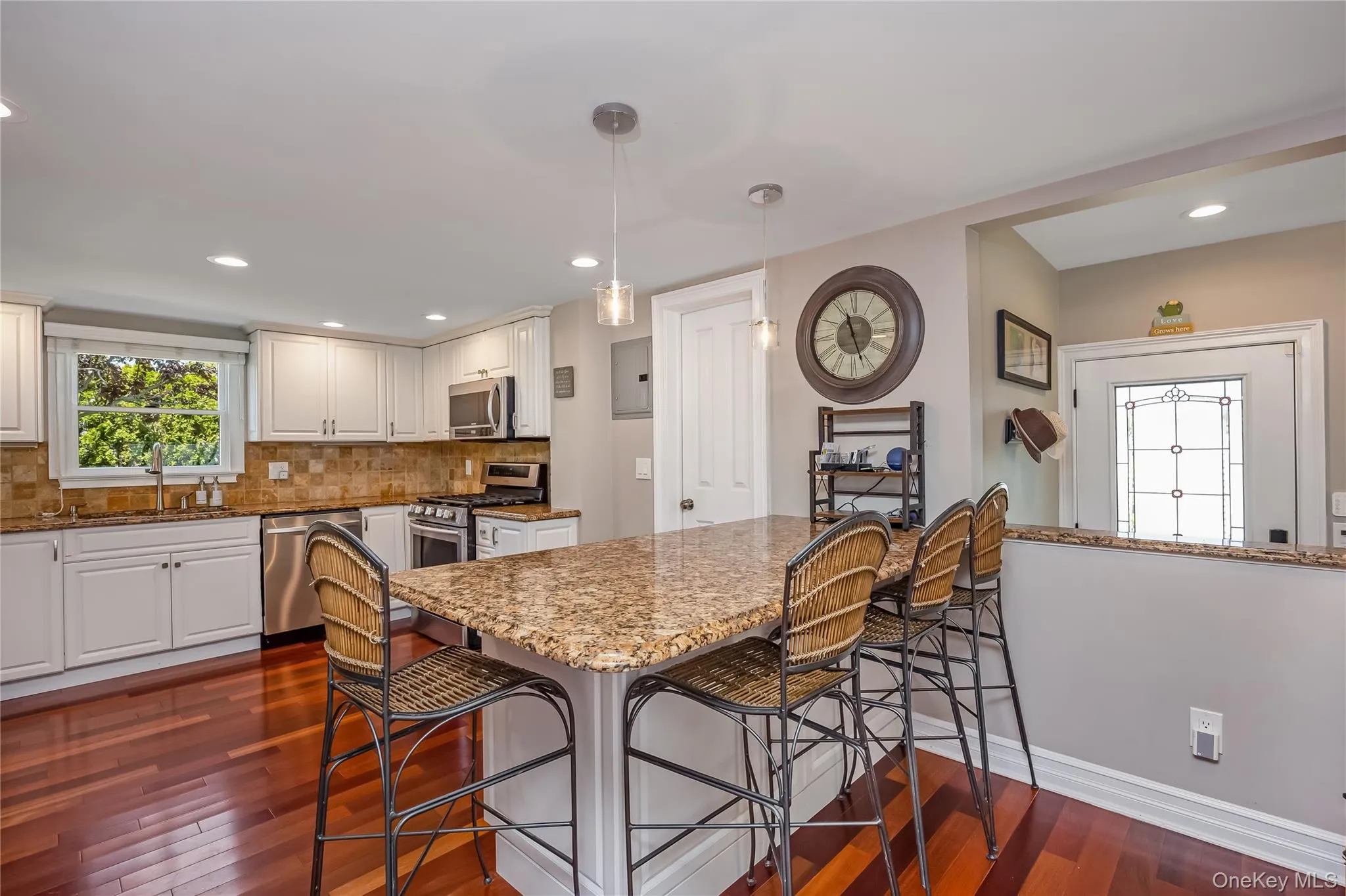 427 Vanderbilt Boulevard, Islip, NY, 3 Bedrooms Bedrooms, 8 Rooms Rooms,2 BathroomsBathrooms,Residential,For Rent,Vanderbilt,0,1004669 427 Vanderbilt Boulevard, Islip, NY, 3 Bedrooms Bedrooms, 8 Rooms Rooms,2 BathroomsBathrooms,Residential,For Rent,Vanderbilt,0,1004669