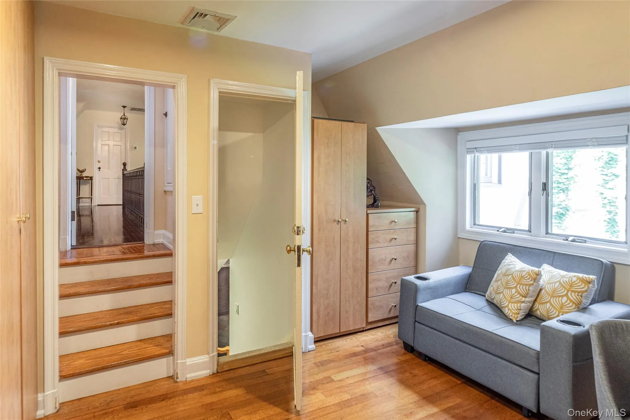 18 Hemlock Road, Eastchester, NY, 4 Bedrooms Bedrooms, 8 Rooms Rooms,3 BathroomsBathrooms,Residential,For Rent,Hemlock,0,1004671 18 Hemlock Road, Eastchester, NY, 4 Bedrooms Bedrooms, 8 Rooms Rooms,3 BathroomsBathrooms,Residential,For Rent,Hemlock,0,1004671