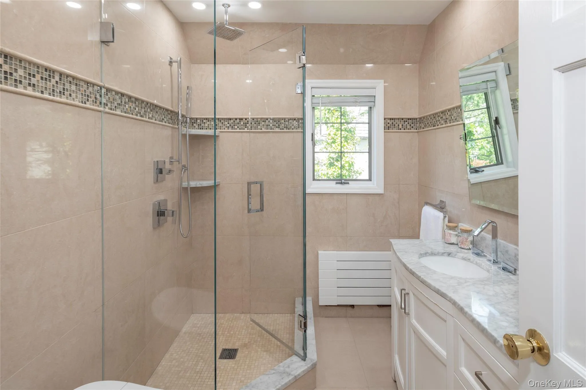 18 Hemlock Road, Eastchester, NY, 4 Bedrooms Bedrooms, 8 Rooms Rooms,3 BathroomsBathrooms,Residential,For Rent,Hemlock,0,1004671 18 Hemlock Road, Eastchester, NY, 4 Bedrooms Bedrooms, 8 Rooms Rooms,3 BathroomsBathrooms,Residential,For Rent,Hemlock,0,1004671