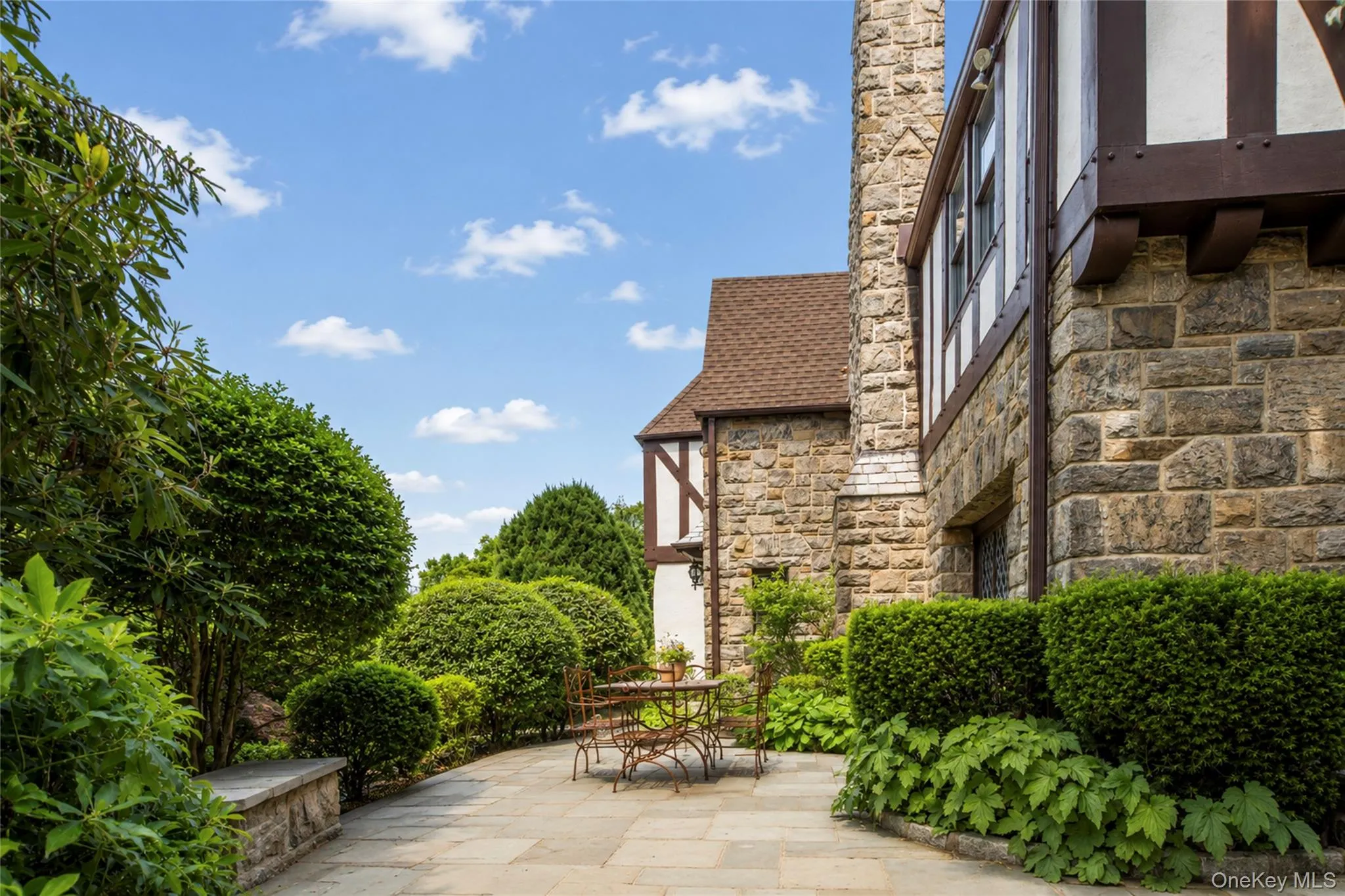 18 Hemlock Road, Eastchester, NY, 4 Bedrooms Bedrooms, 8 Rooms Rooms,3 BathroomsBathrooms,Residential,For Rent,Hemlock,0,1004671 18 Hemlock Road, Eastchester, NY, 4 Bedrooms Bedrooms, 8 Rooms Rooms,3 BathroomsBathrooms,Residential,For Rent,Hemlock,0,1004671